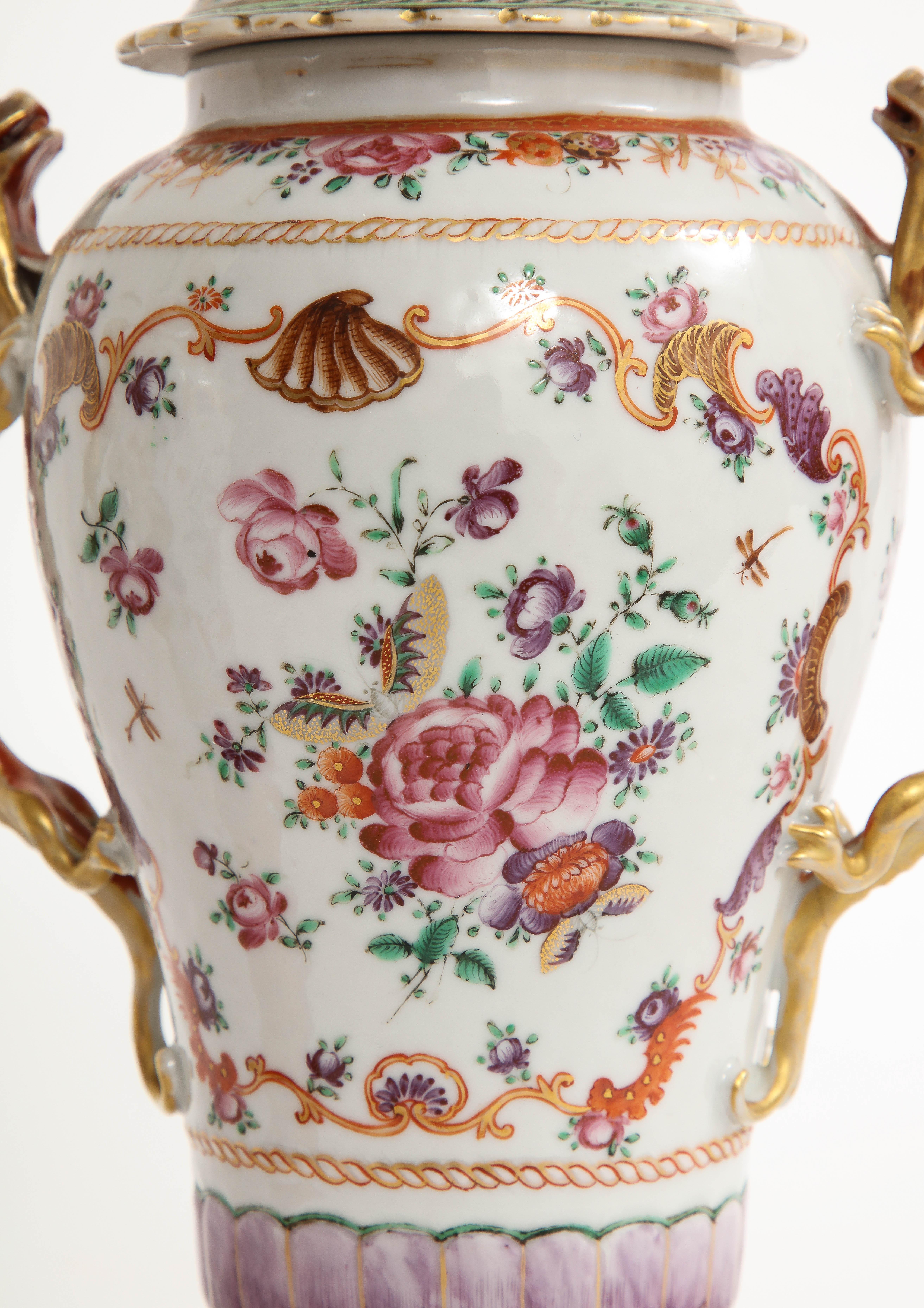 Coppia di vasi di porcellana cinese Famille Rose Mandarin Garniture - CIRCA 1790 in vendita 9