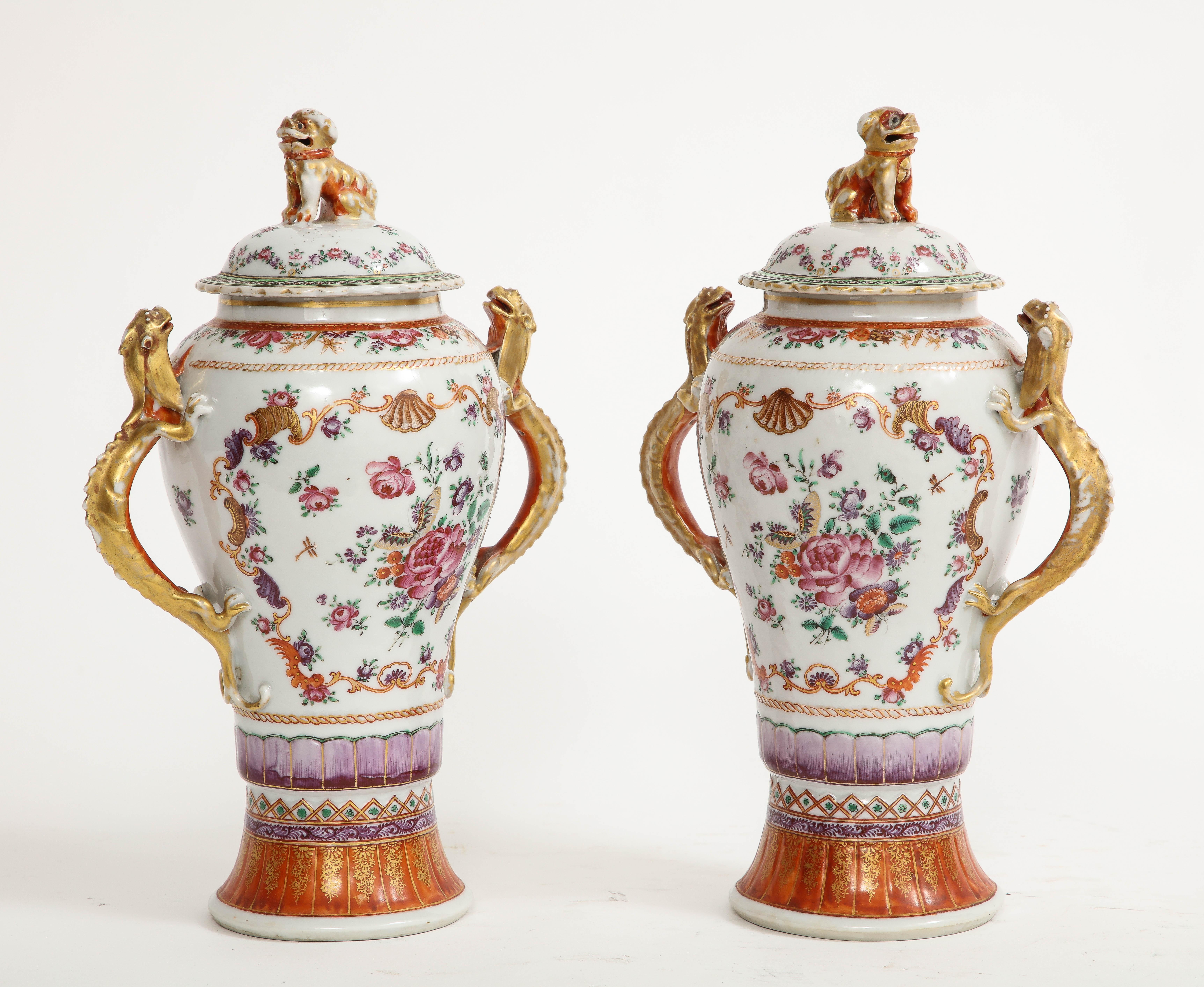 Fino al XVIII secolo Coppia di vasi di porcellana cinese Famille Rose Mandarin Garniture - CIRCA 1790 in vendita