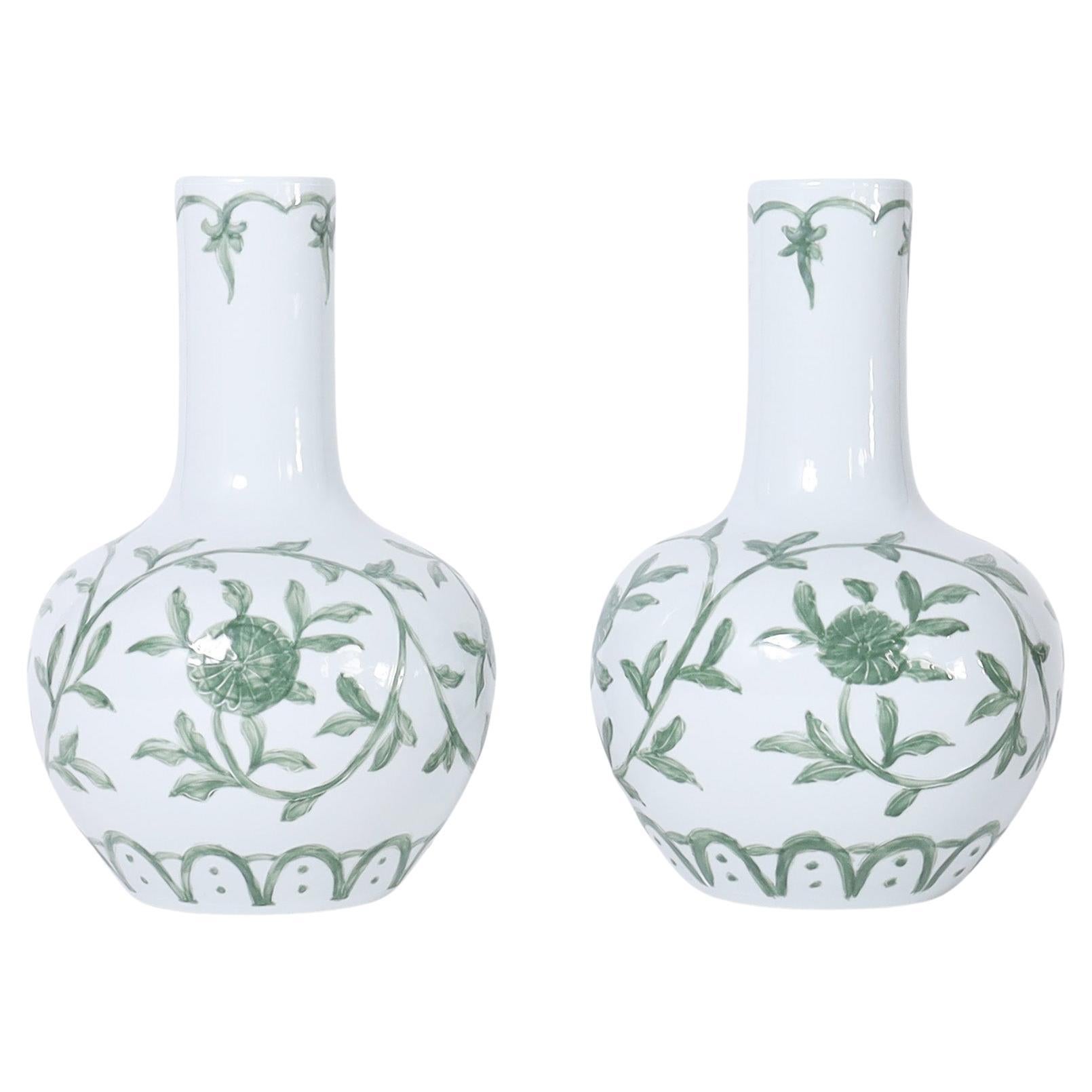 Pair of Chinese Porcelain Green and White Vases For Sale