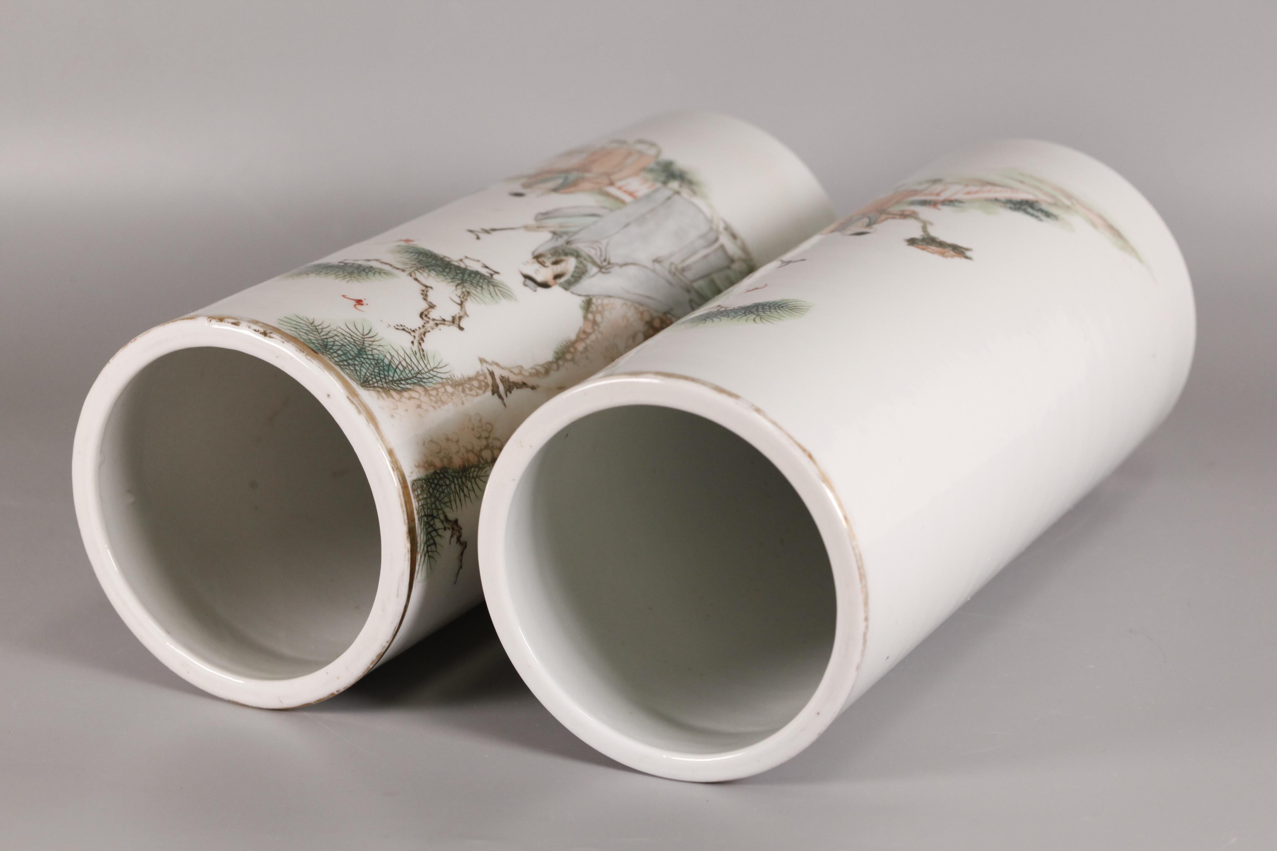 Chinois Paire de porte-chapeaux en porcelaine chinoise, période républicaine en vente