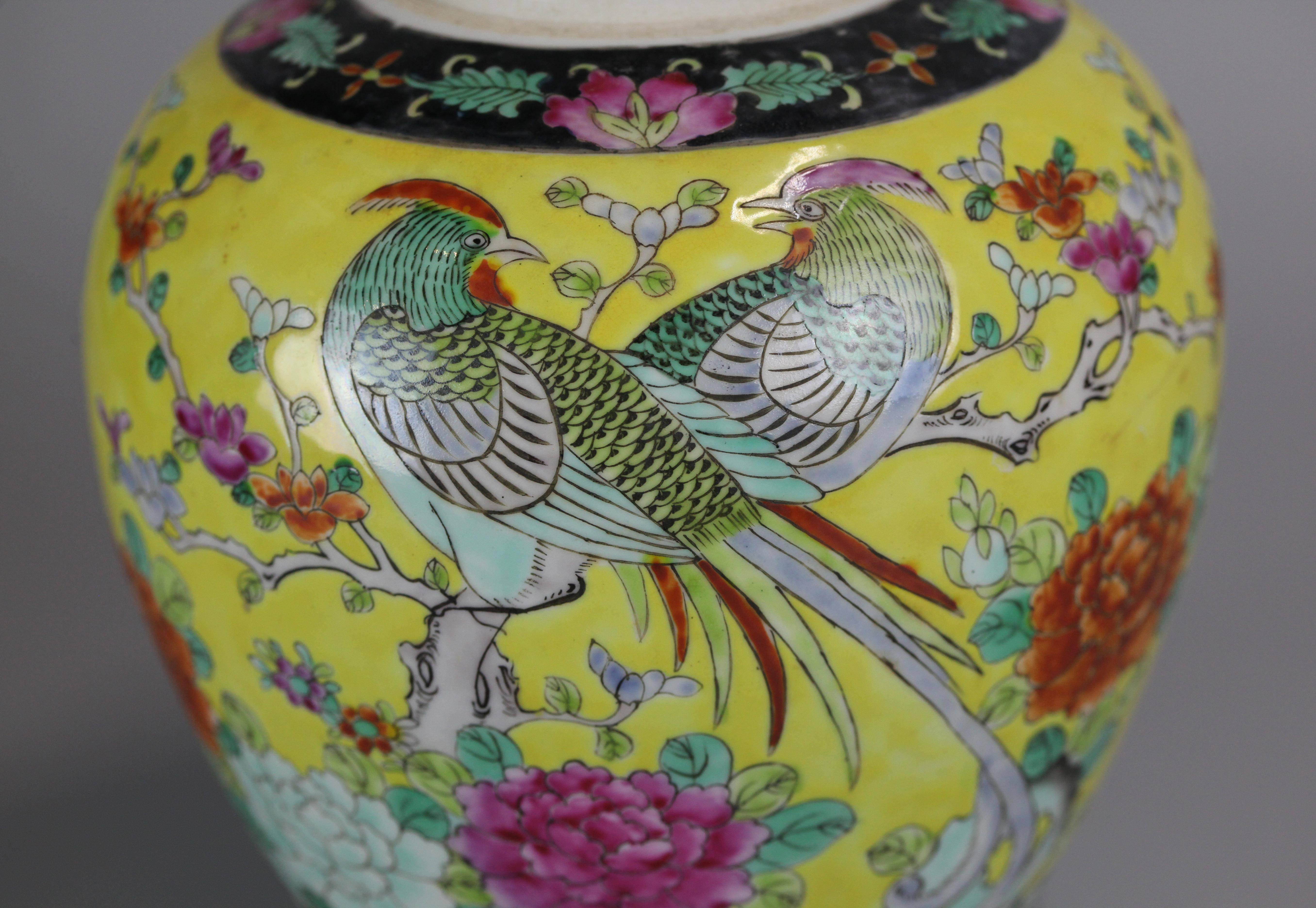 Pareja de jarras de porcelana china, época republicana siglo XX en venta