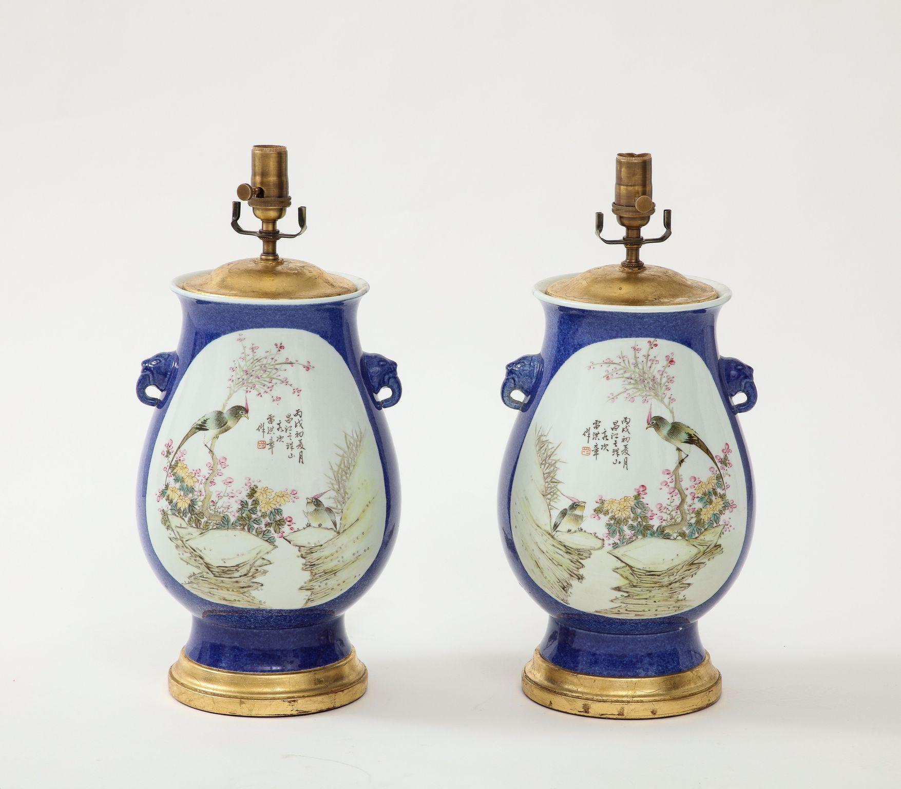 Pair of Chinese Porcelain Lamps In Good Condition For Sale In New York, NY
