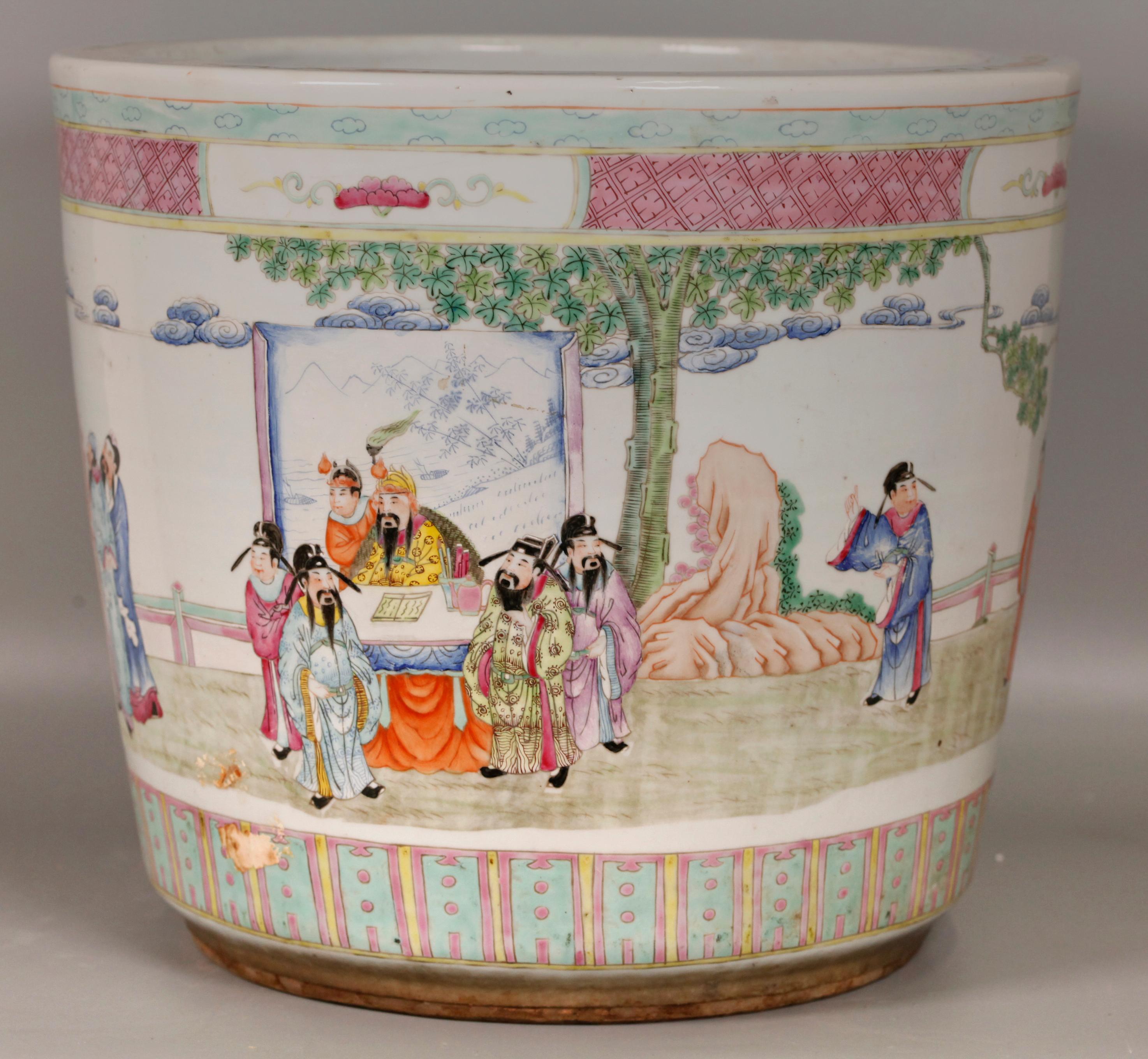 pair of Chinese porcelain planters, Republican period For Sale 2