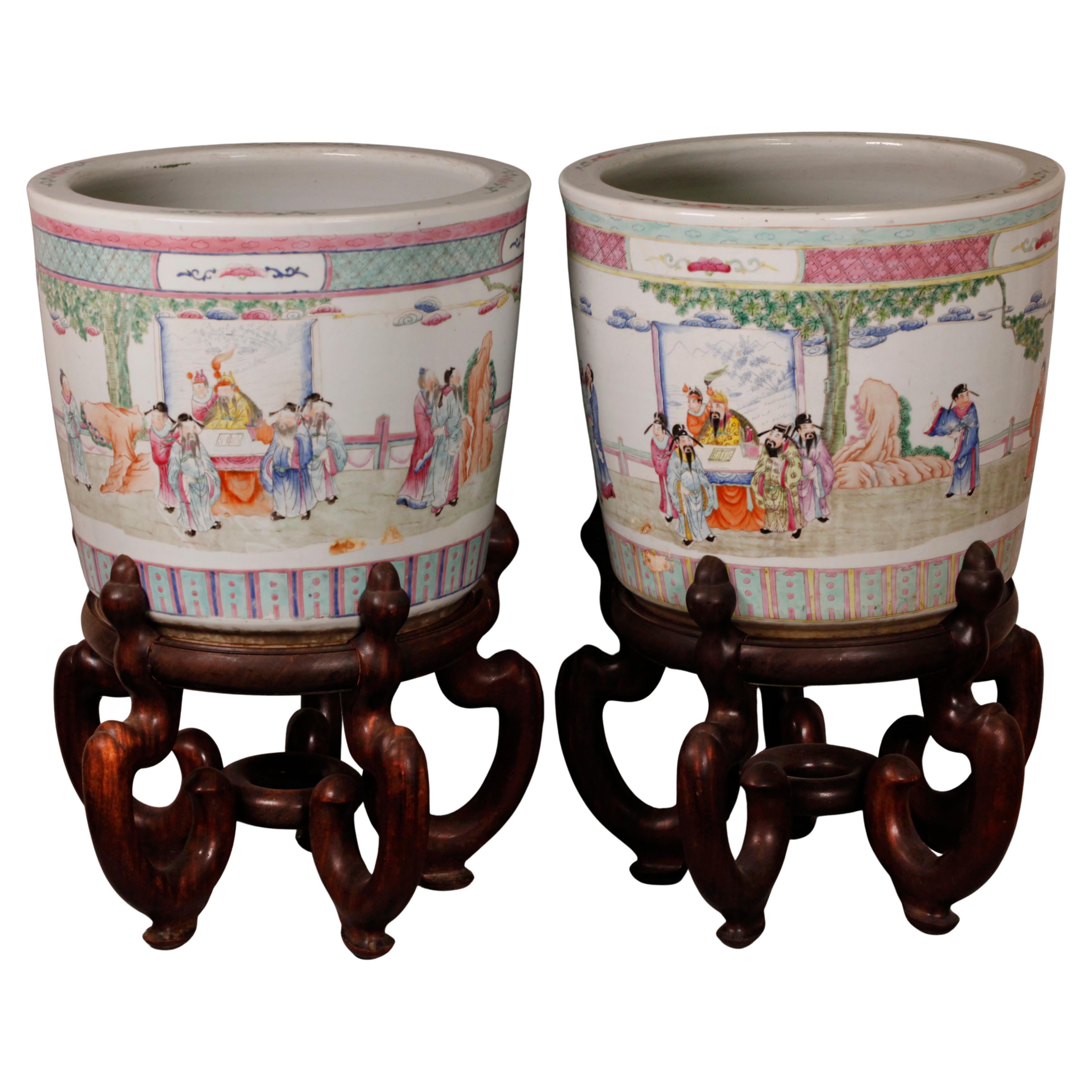 Pareja de maceteros de porcelana china, época republicana