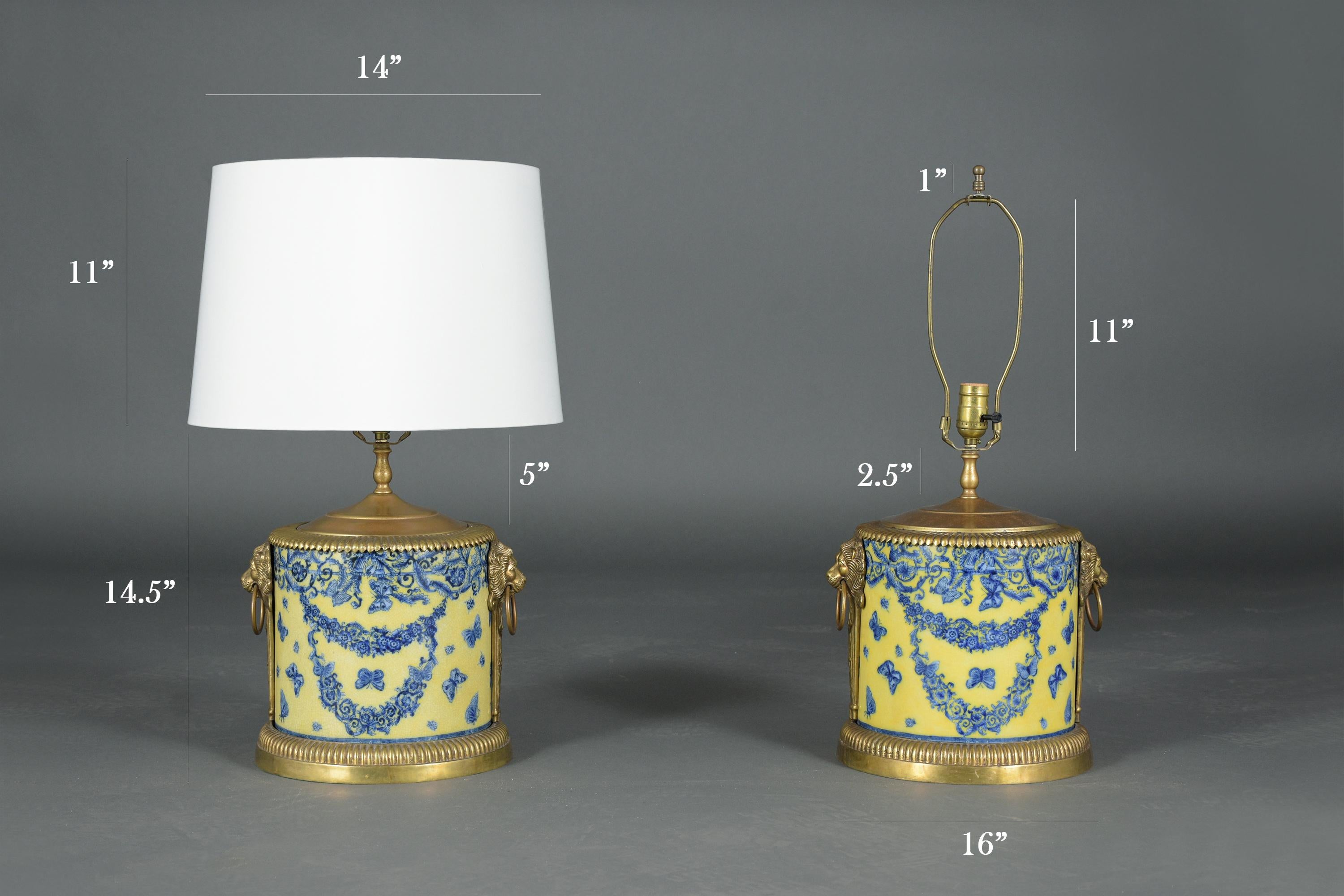 Polished Pair of French Chinoiserie Porcelain & Brass Table Lamps with Floral Design For Sale