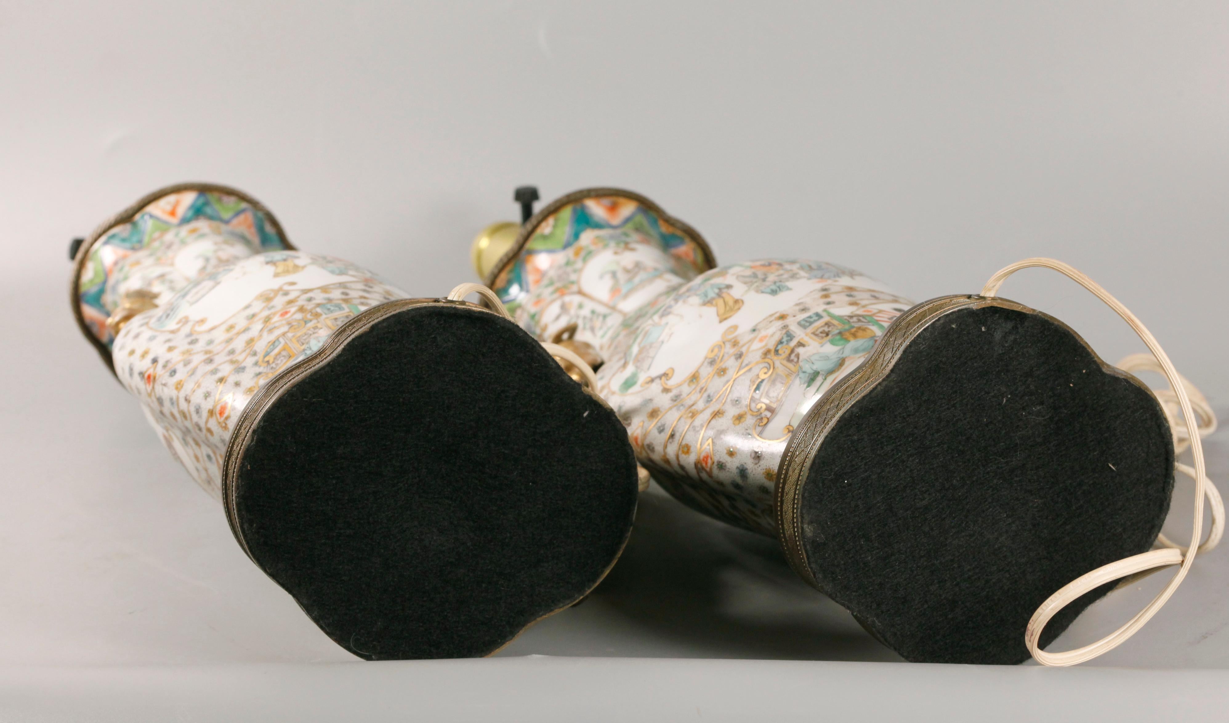 pair of Chinese porcelain vases, 18th c. In Good Condition For Sale In New York, NY