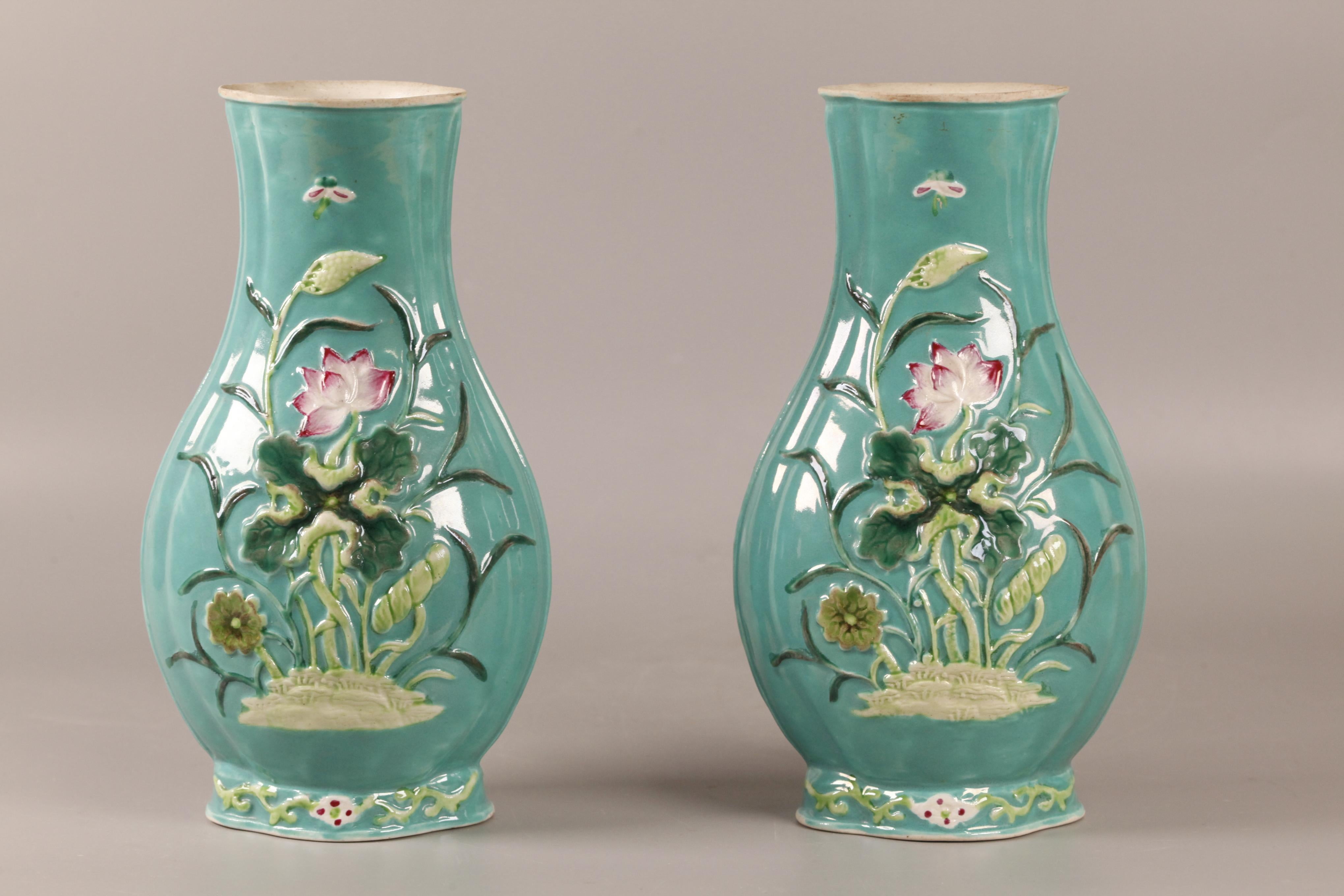 20th Century pair of Chinese porcelain vases, Republican Period For Sale