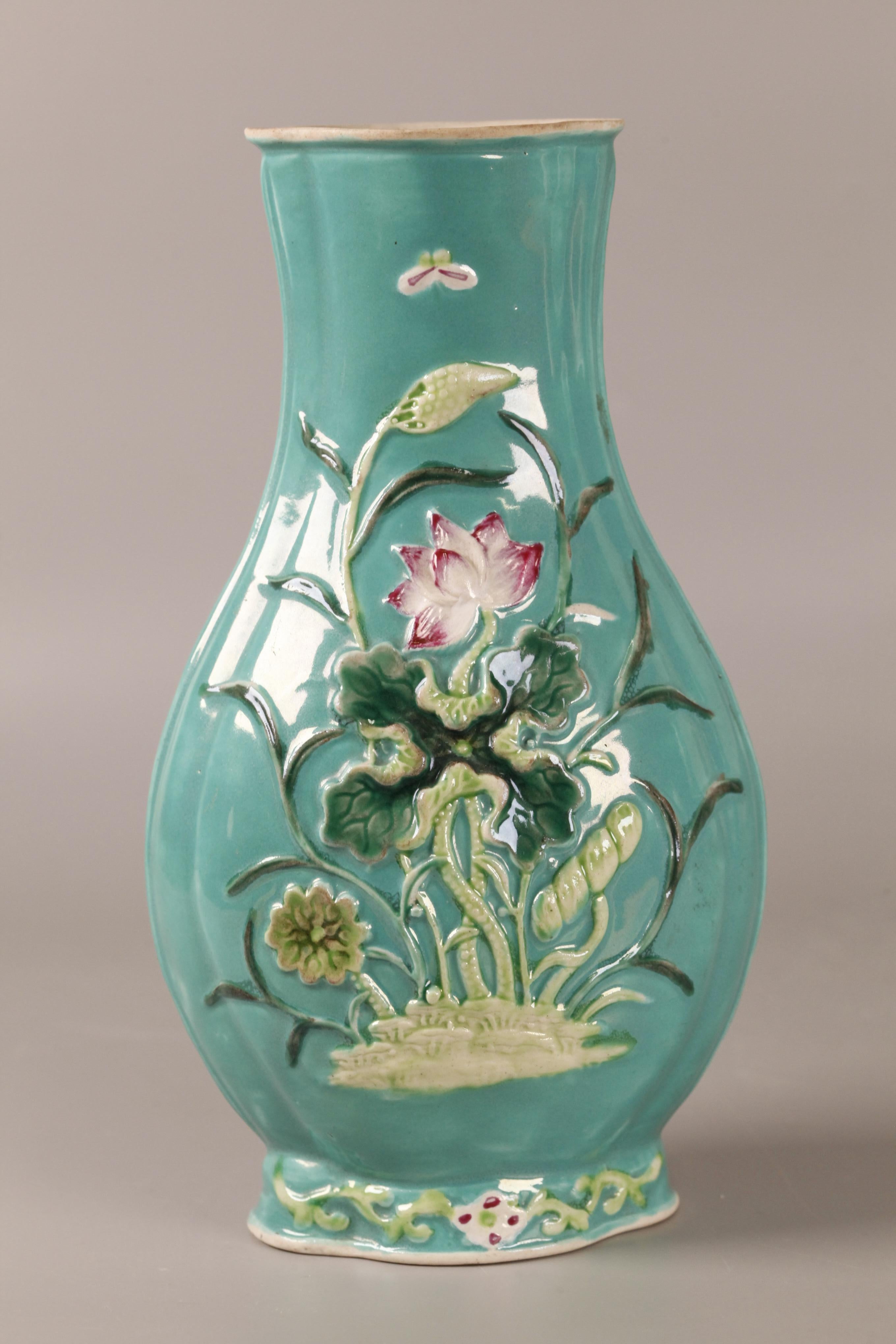 Porcelain pair of Chinese porcelain vases, Republican Period For Sale