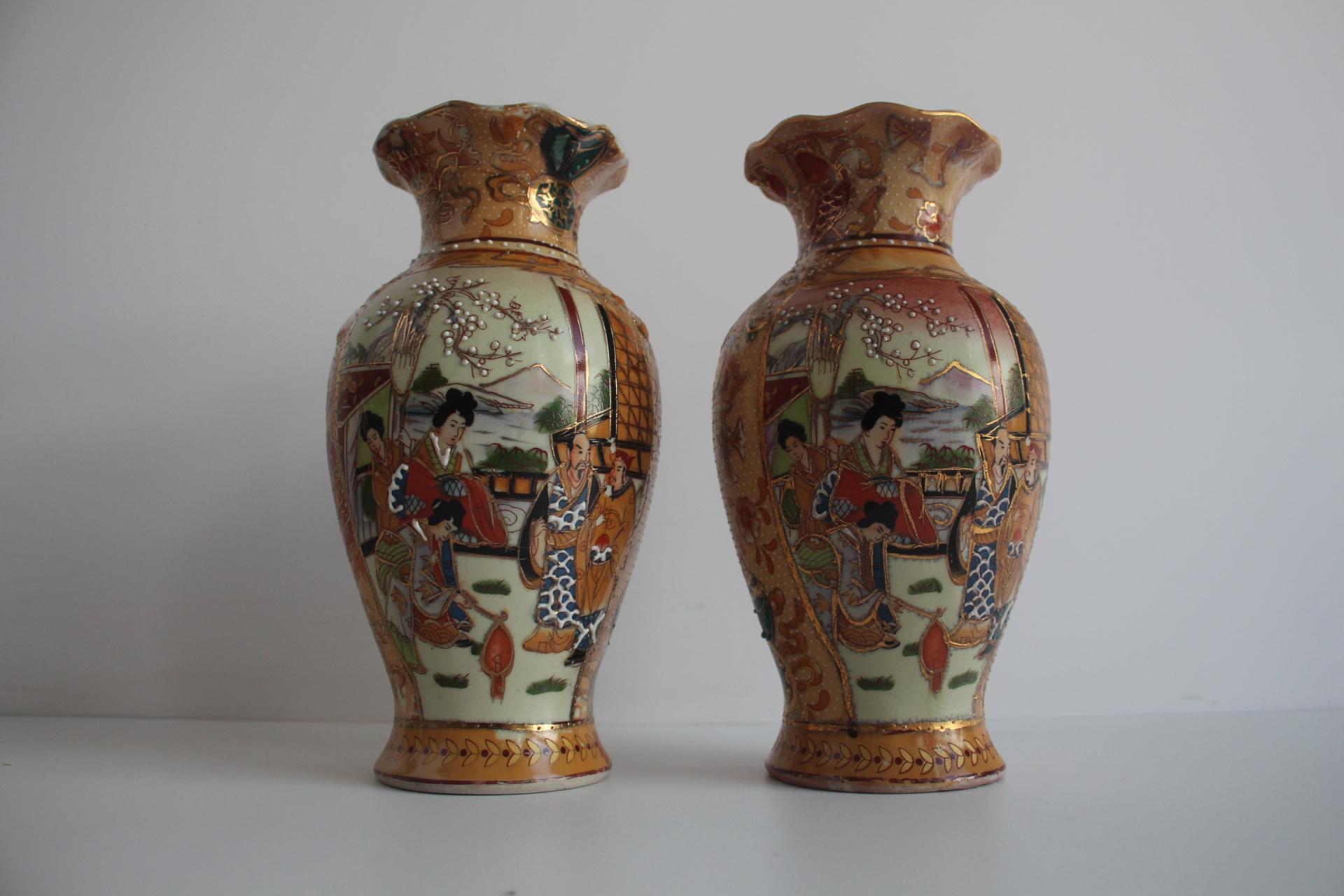 Chinese Export Pair of Chinese Porcelain Vases, Satsuma, 1970's. For Sale