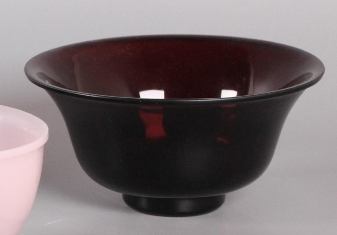 Glass pair of Chinese purple peking glass bowls For Sale