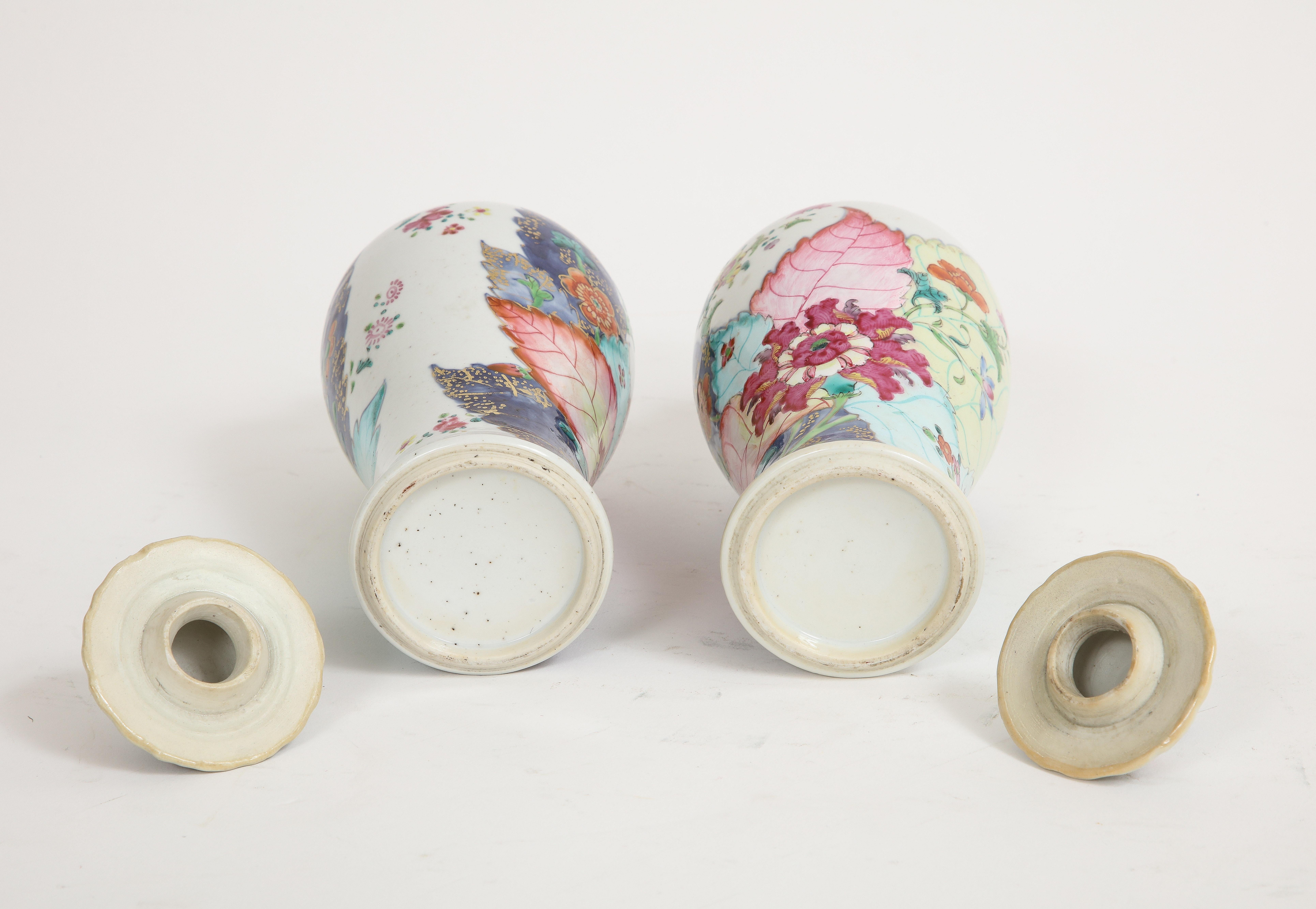 Paar chinesische Tabakblatt-Balustervasen und Deckel aus der Qianlong-Periode im Angebot 5