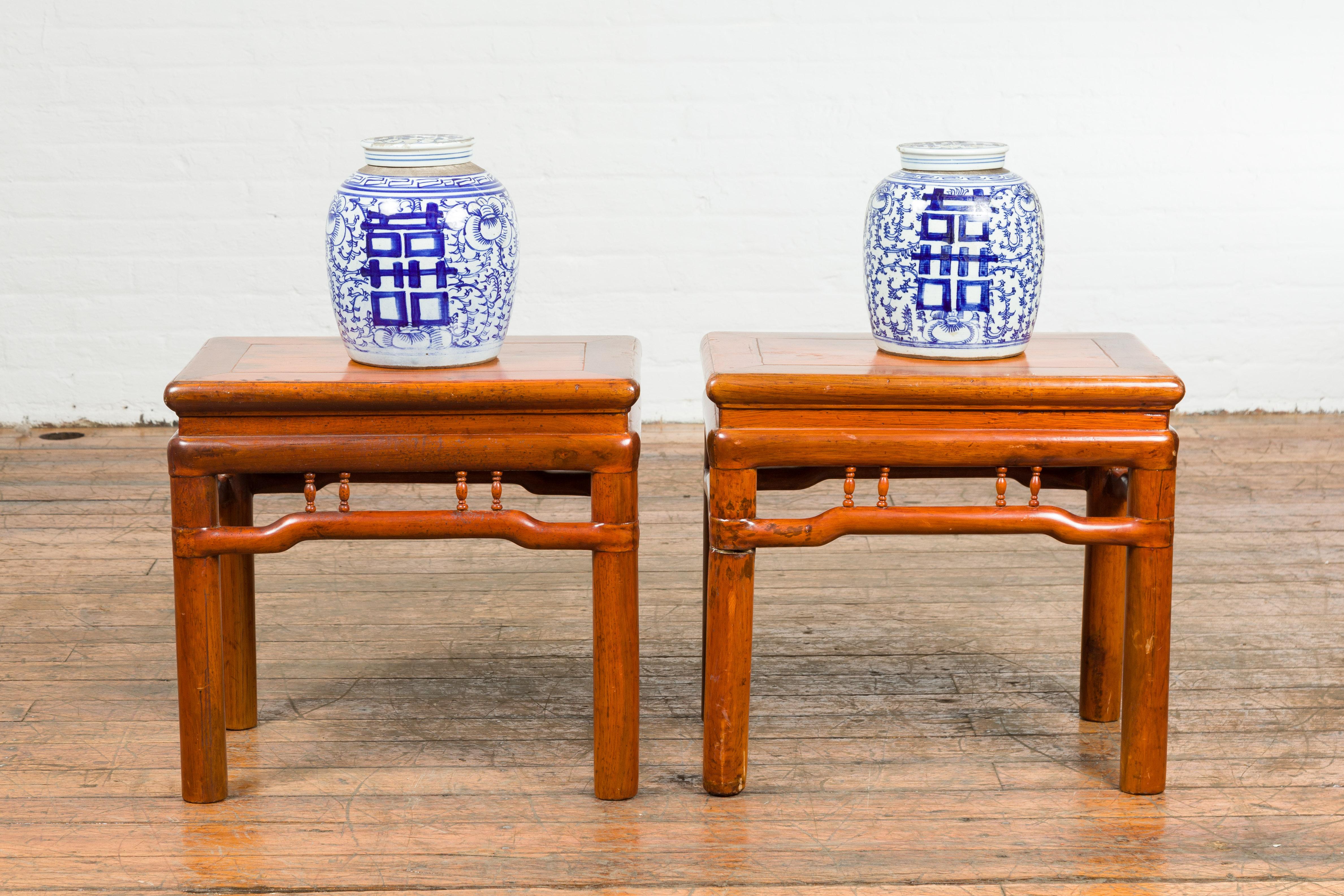 Pair of Chinese Qing Dynasty 19th Century Side Tables with Humpback Stretchers In Good Condition For Sale In Yonkers, NY