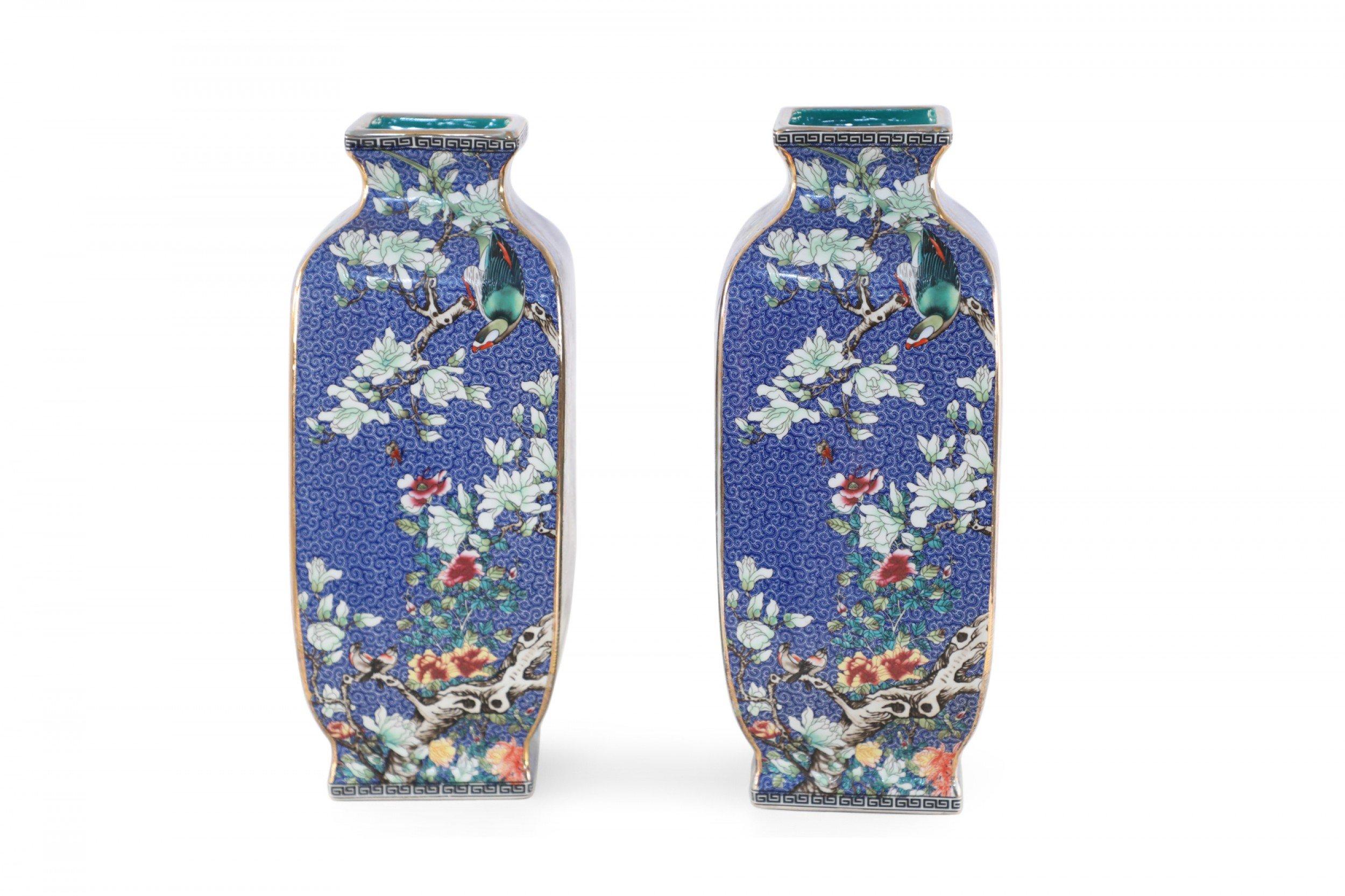 Pair of Chinese Qing Dynasty Blue and Floral Porcelain Sleeve Vases 2