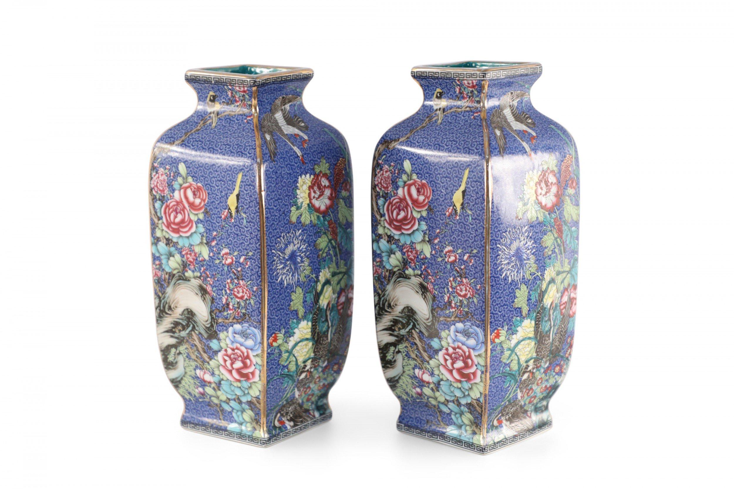 Pair of Chinese Qing Dynasty Blue and Floral Porcelain Sleeve Vases 4
