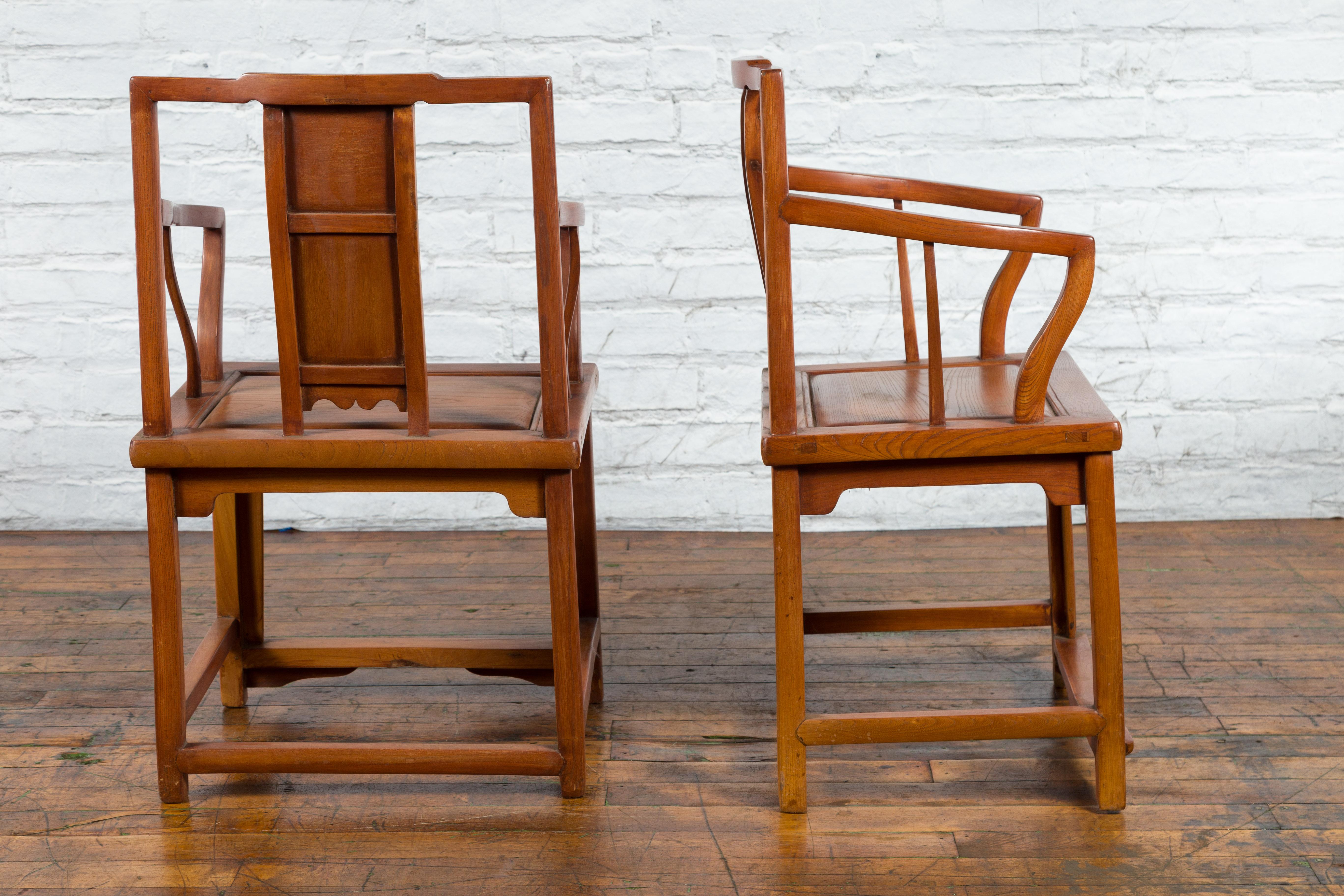 Pair of Chinese Qing Dynasty Carved and Lacquered Elmwood Armchairs For Sale 2