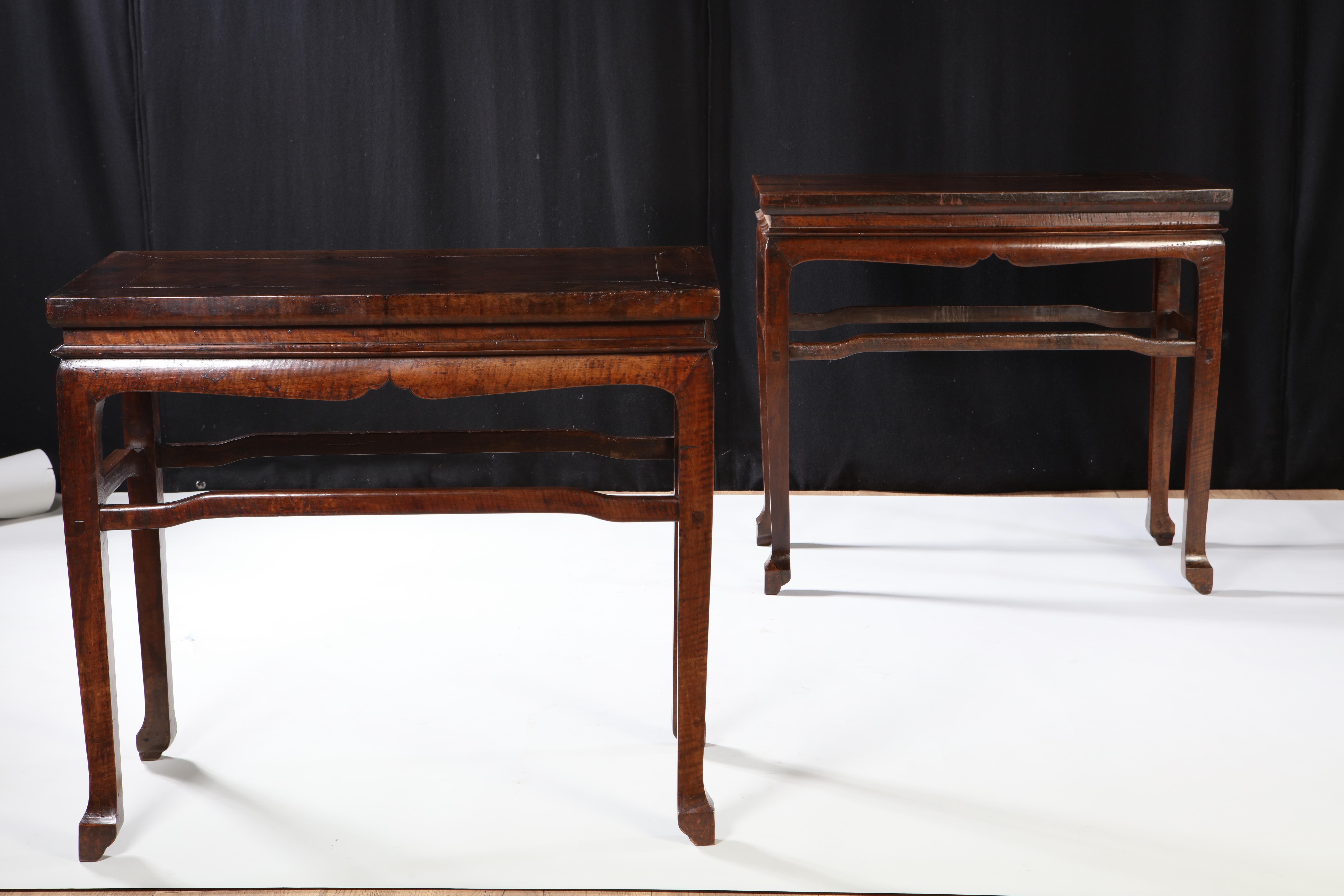 Pair of Chinese Qing Dynasty Longyanmu Side Tables For Sale 4