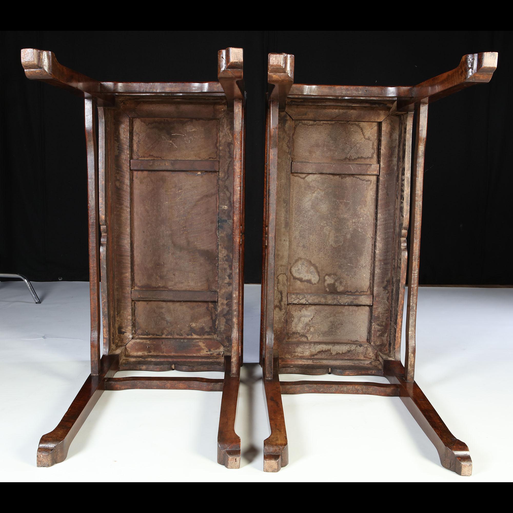 Pair of Chinese Qing Dynasty Longyanmu Side Tables In Good Condition For Sale In London, by appointment only