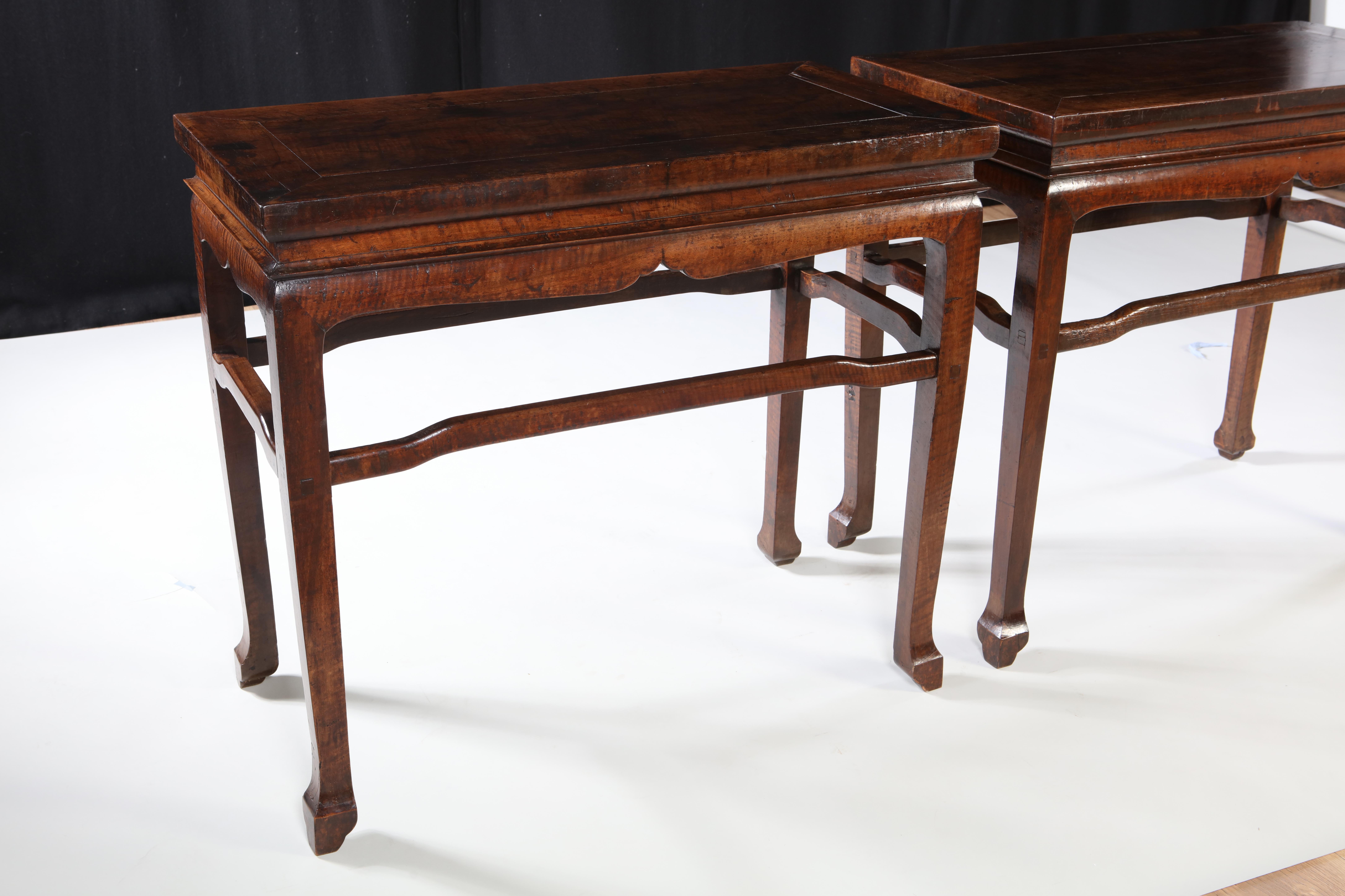 Pair of Chinese Qing Dynasty Longyanmu Side Tables For Sale 2