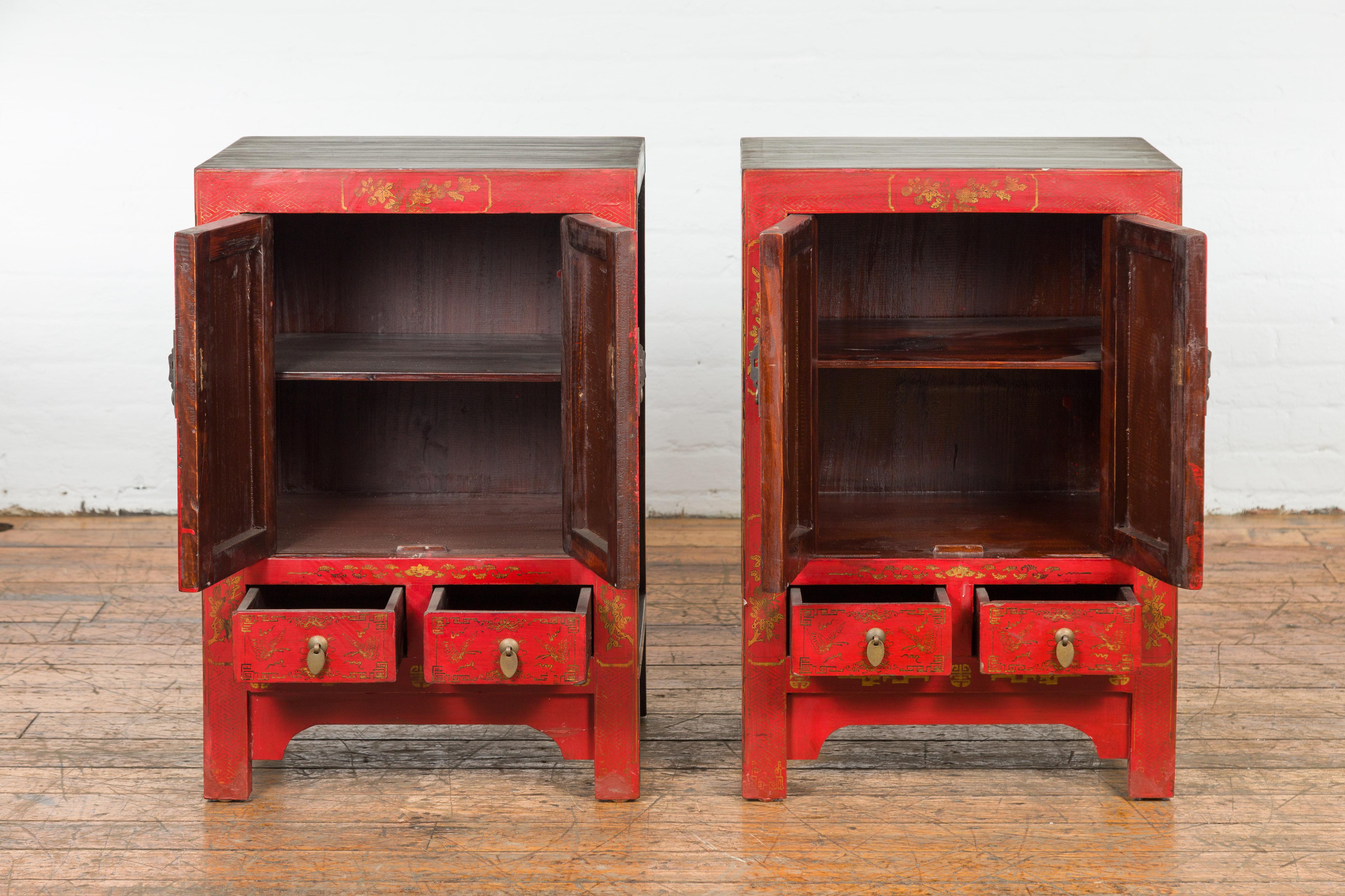 Pair of Chinese Qing Dynasty Red Lacquer Bedside Cabinets with Butterfly Décor For Sale 4