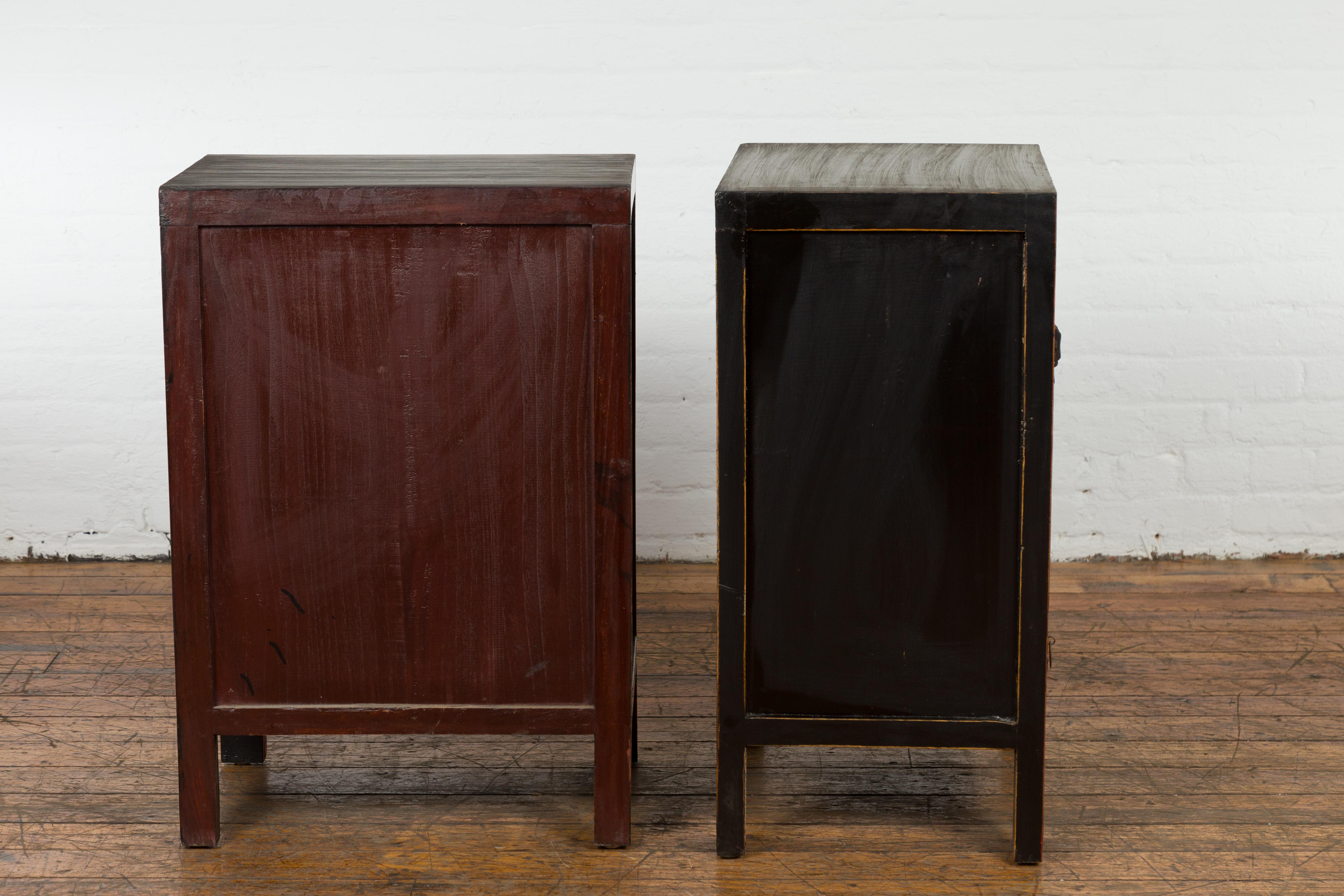 Pair of Chinese Qing Dynasty Red Lacquer Bedside Cabinets with Butterfly Décor For Sale 6