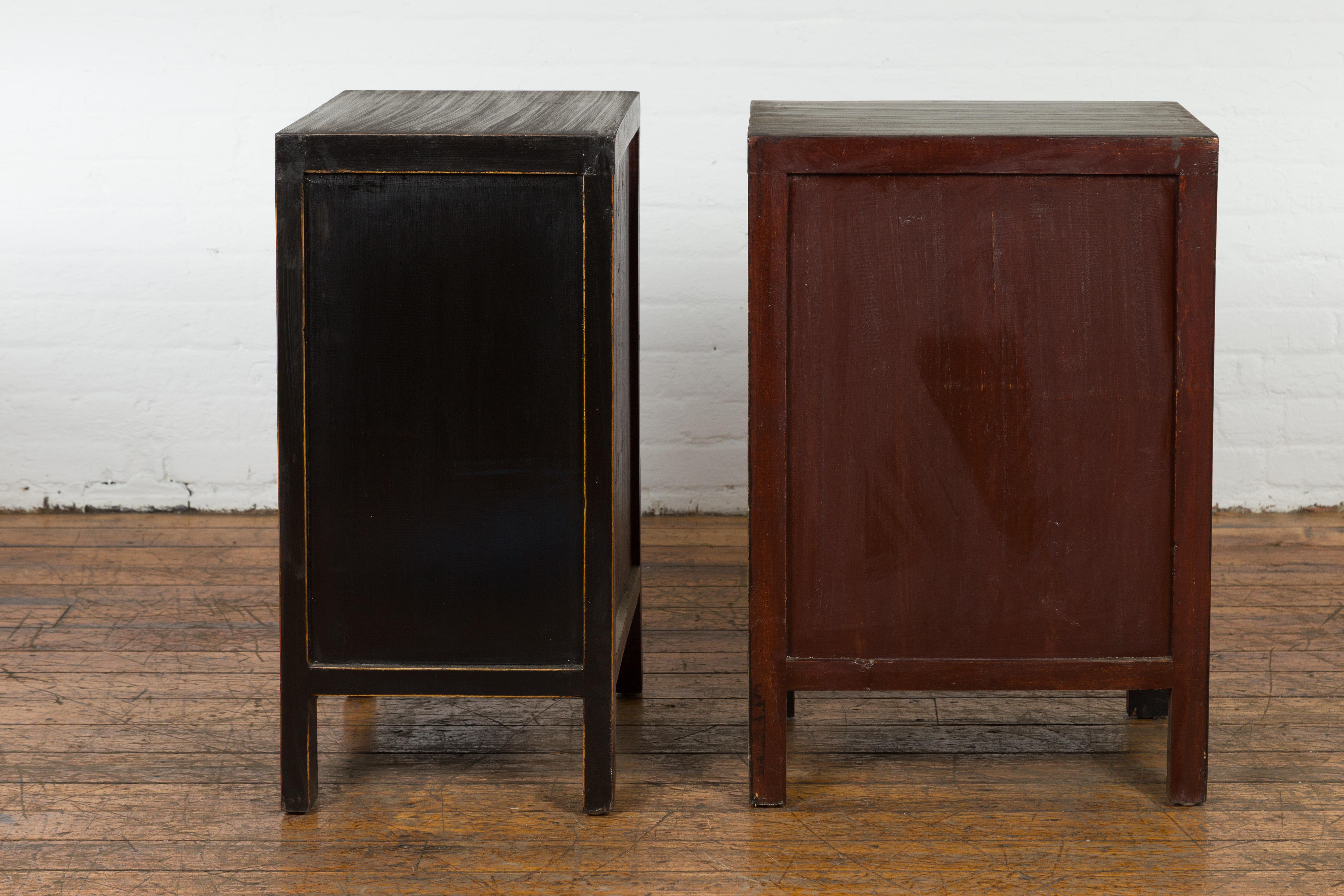 Pair of Chinese Qing Dynasty Red Lacquer Bedside Cabinets with Butterfly Décor For Sale 7