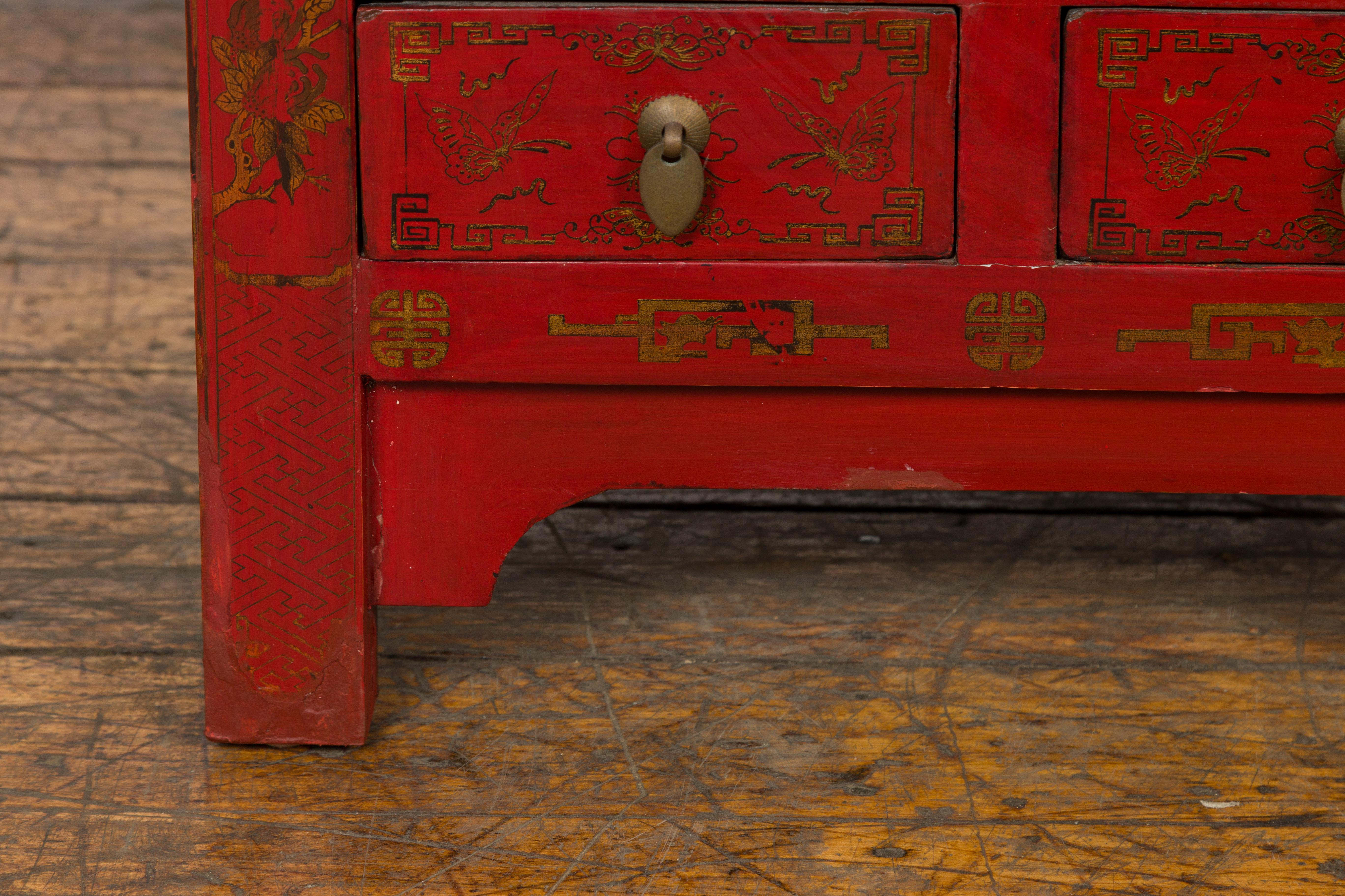 Pair of Chinese Qing Dynasty Red Lacquer Bedside Cabinets with Butterfly Décor For Sale 9