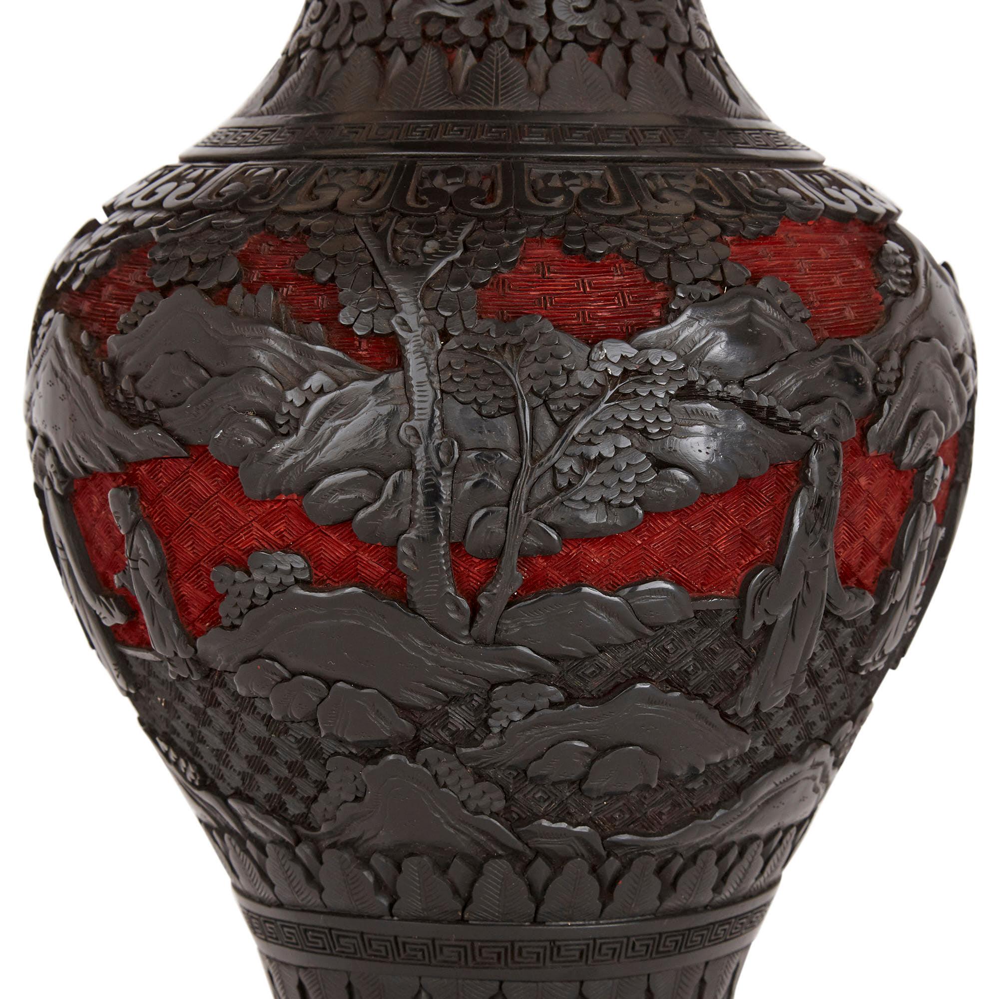 Lacquer Pair of Chinese Qing period black and cinnabar red lacquered vases For Sale