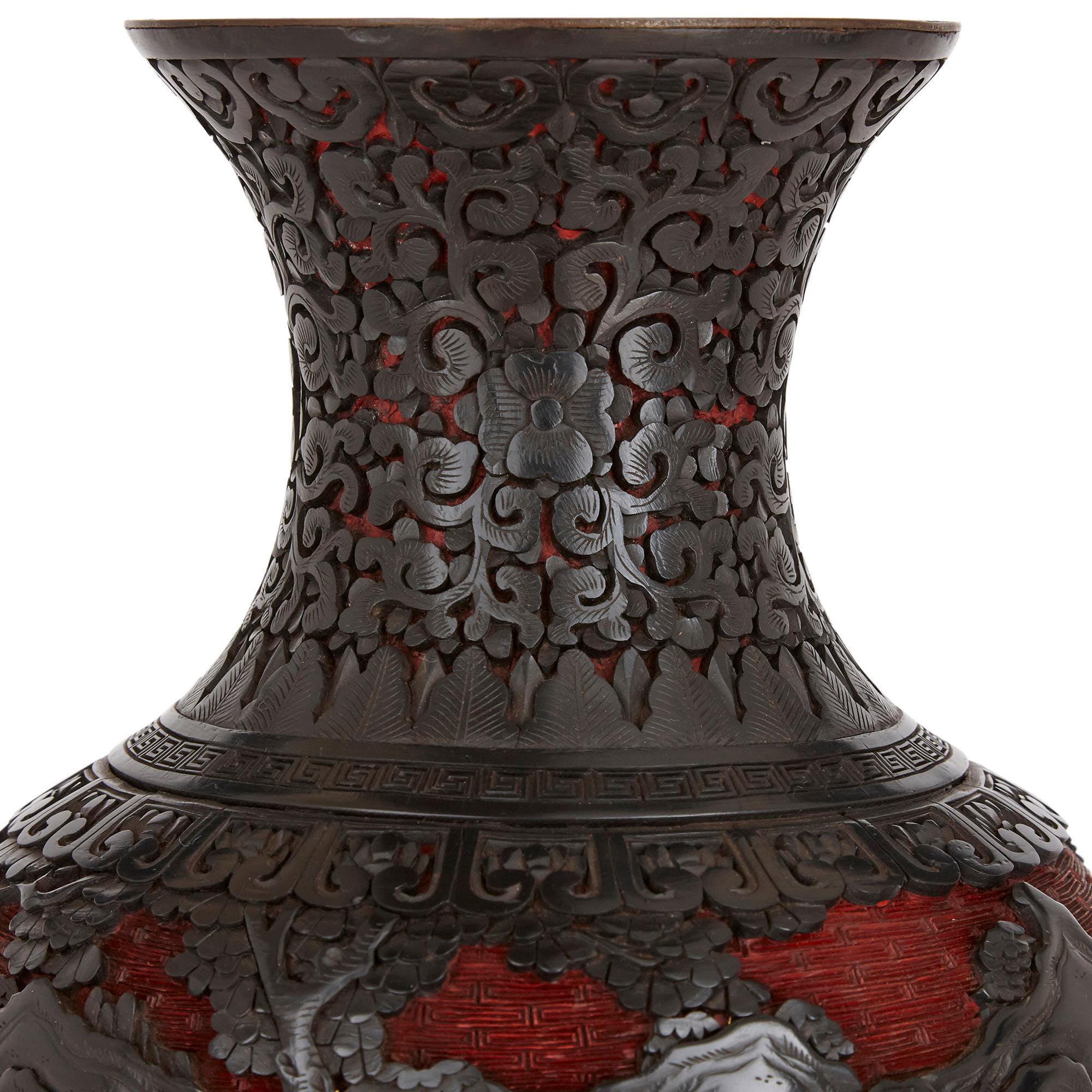 Pair of Chinese Qing period black and cinnabar red lacquered vases For Sale 1
