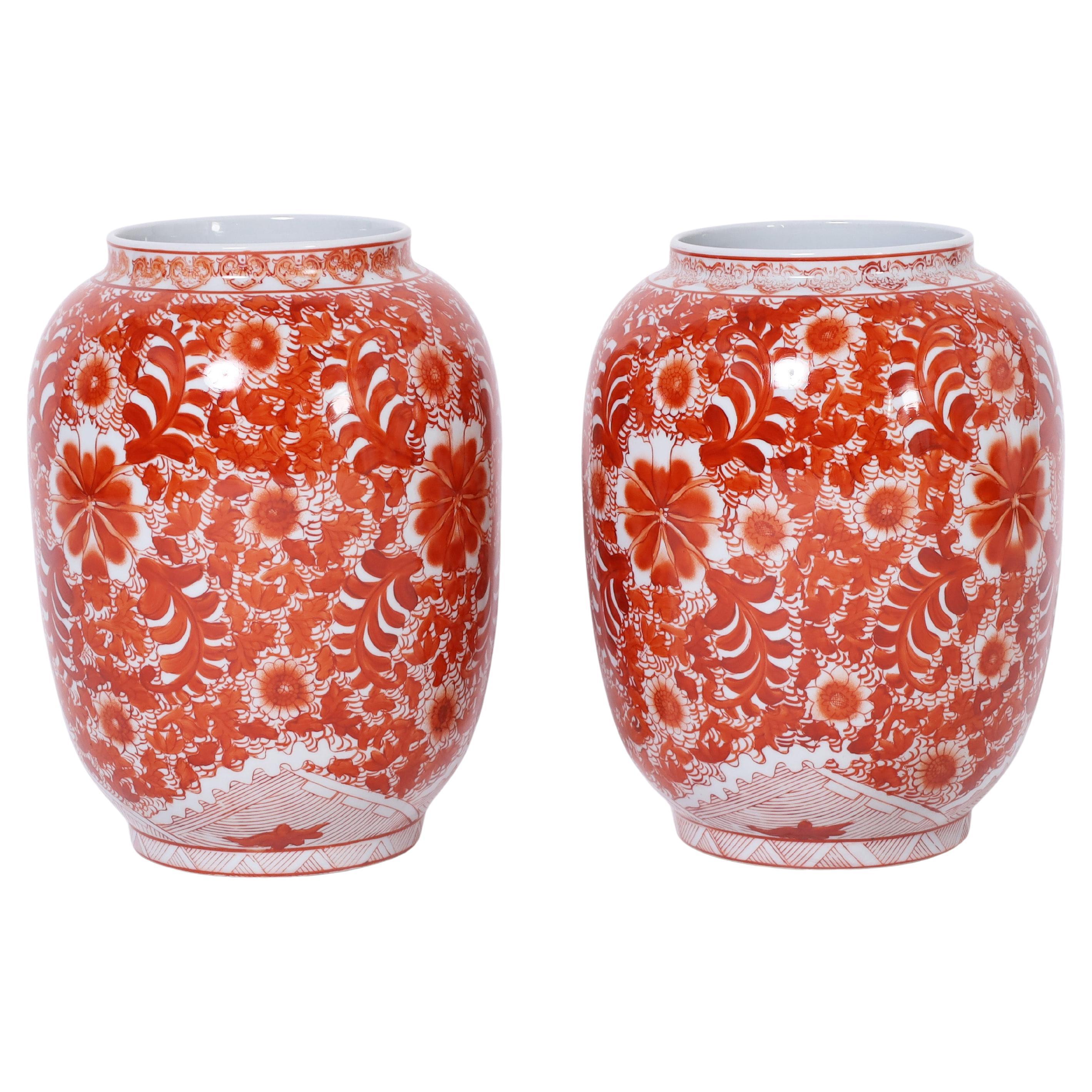 Pareja de jarras o jarrones chinos de porcelana roja y blanca