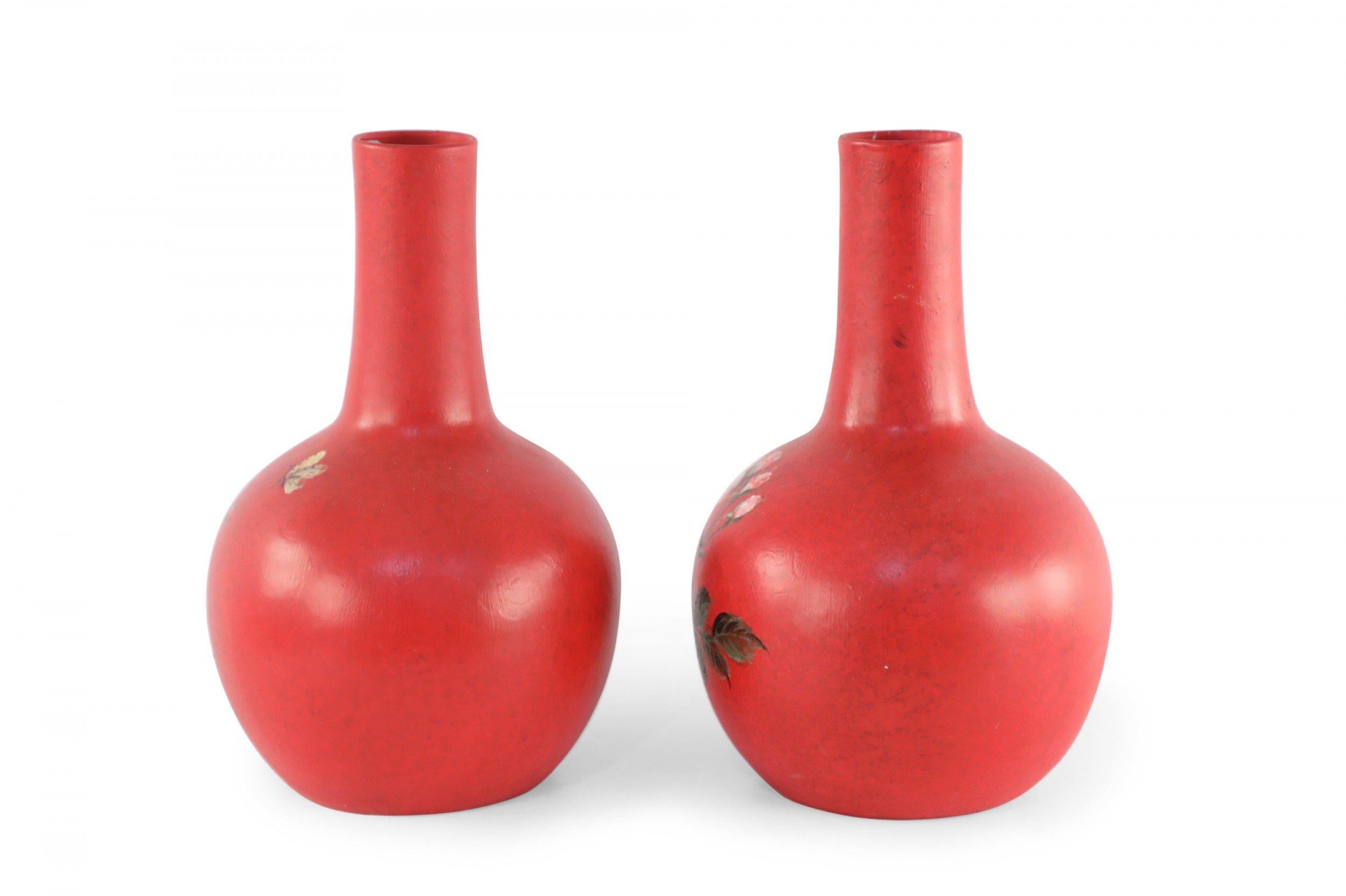 Pair of Chinese Red Flower Design Hand-Painted Porcelain Vases For Sale 2