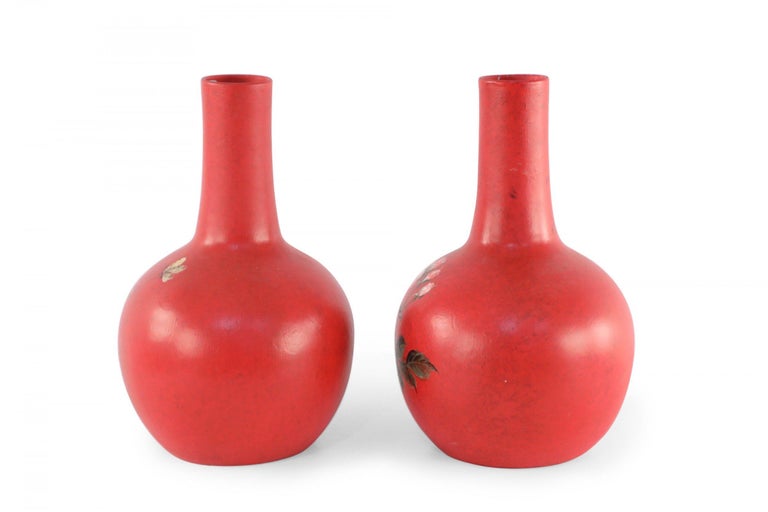 Pair of Chinese Red Flower Design Hand-Painted Porcelain Vases For Sale 3