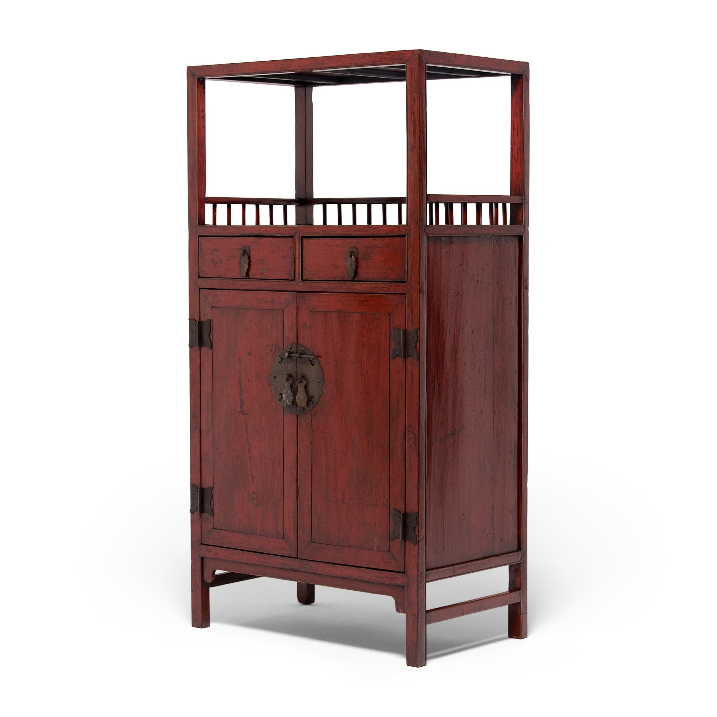 Qing Pair of Chinese Red Lacquer Book Cabinets, c. 1900 For Sale