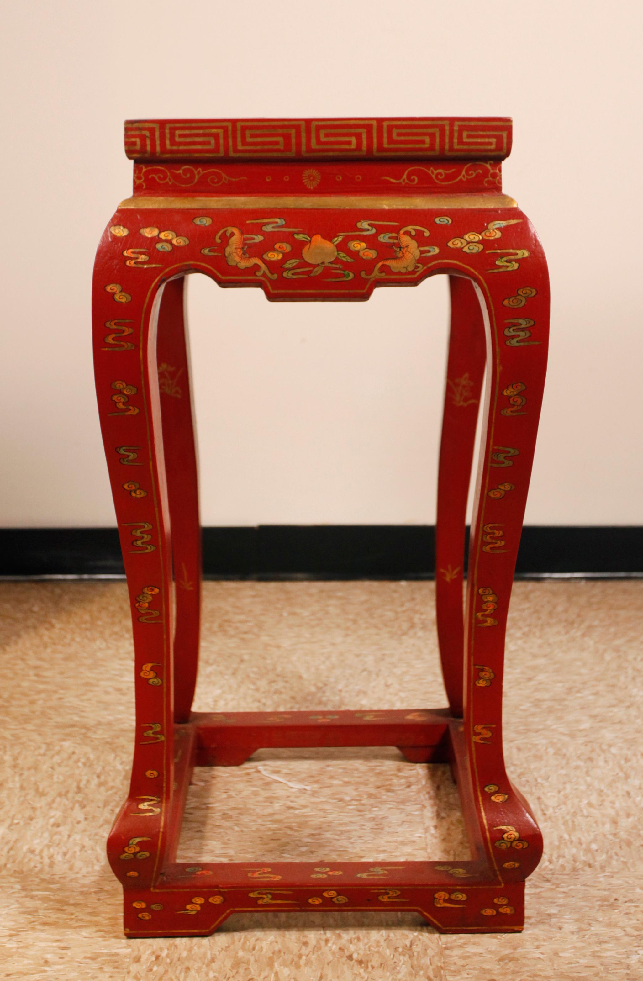 Paar chinesische Rotlacksockel (Holz) im Angebot
