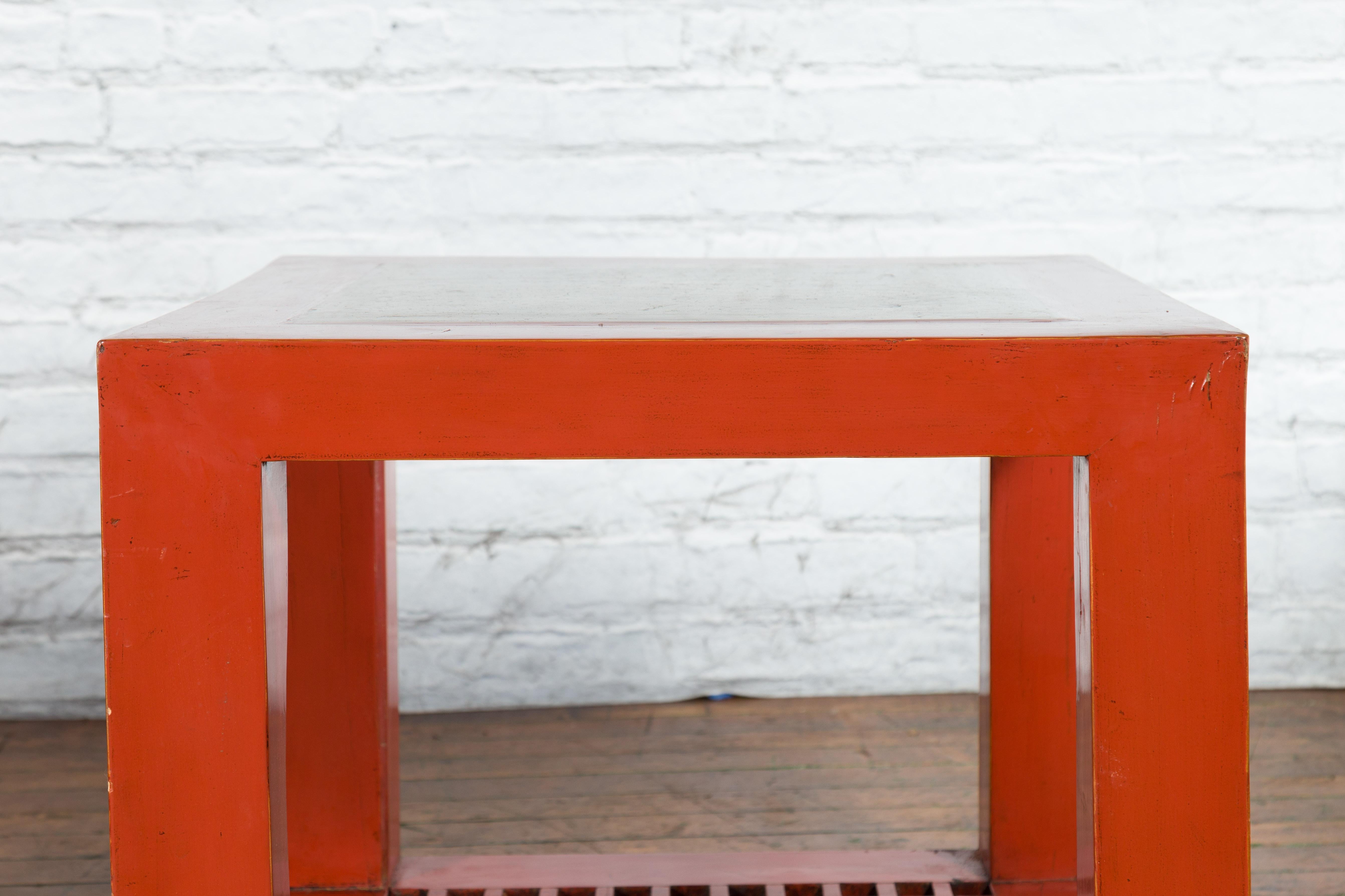 20th Century Pair of Chinese Red Lacquered Cube Side Tables with Ming Dynasty Marble Tops For Sale