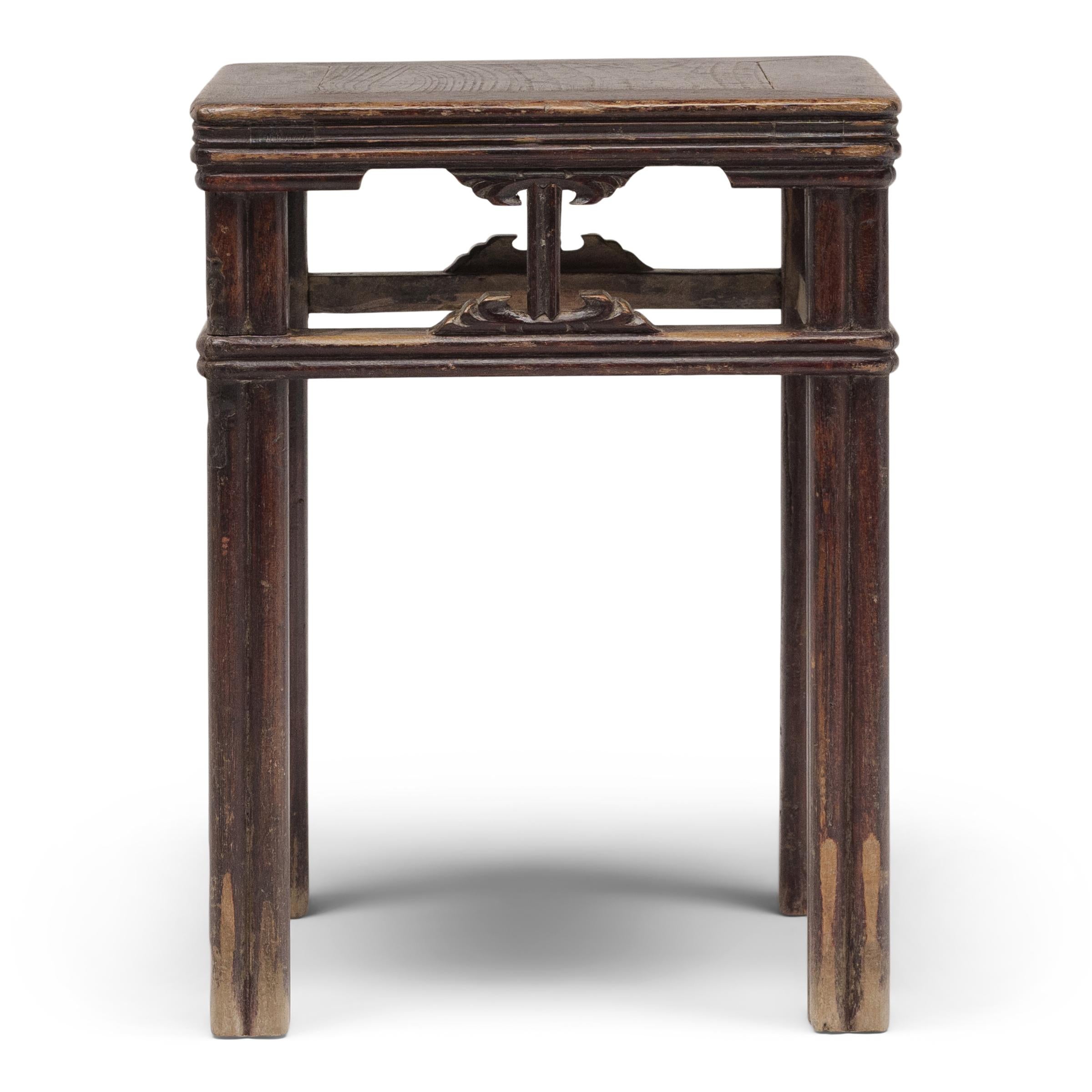Paar chinesische Fang Deng Hocker mit Schilfrohr, um 1850 (Lackiert) im Angebot