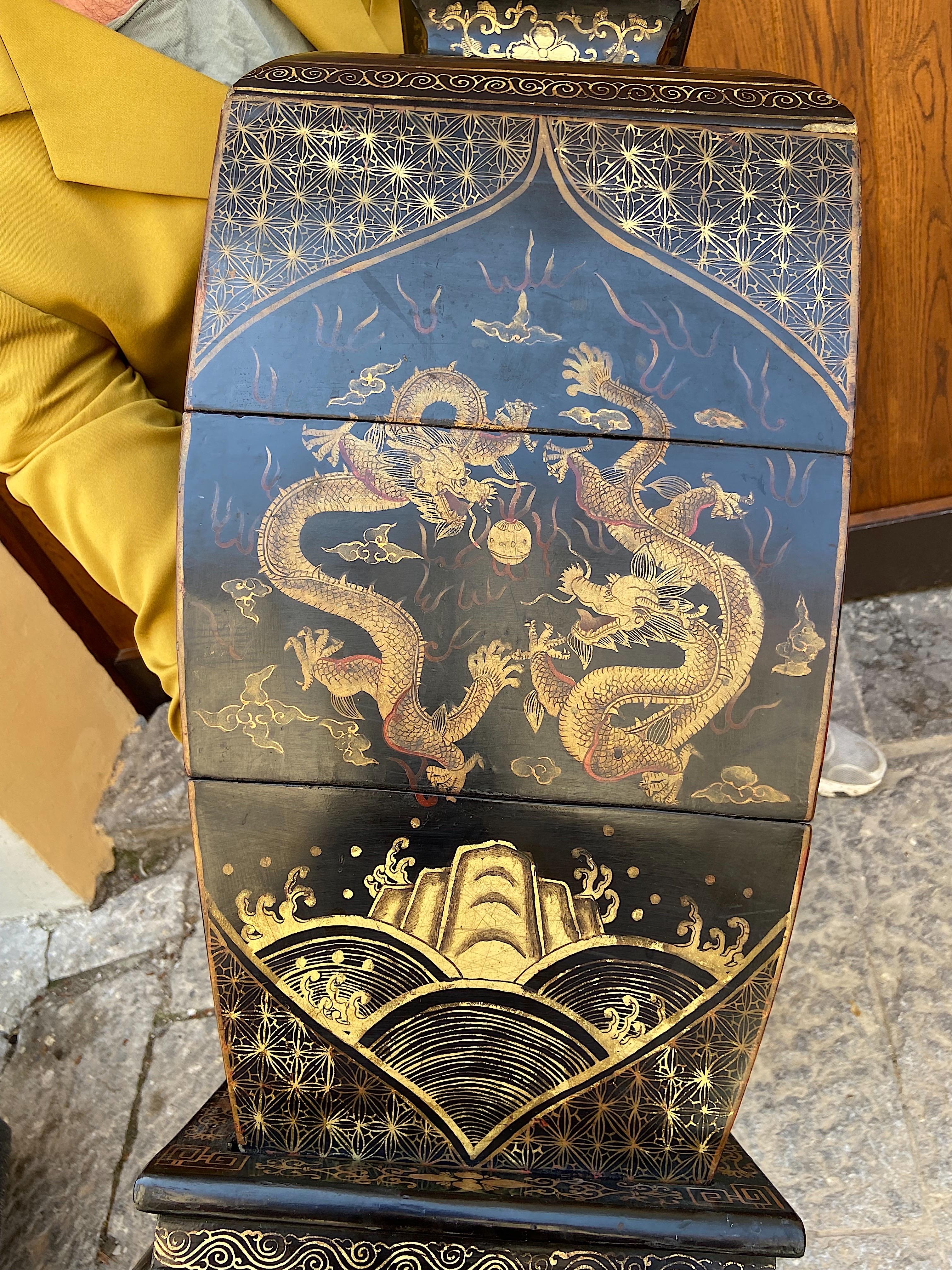 Pair of Chinese Republic Era Stacking Lacquered Box Set with Dragons, 1920s For Sale 7