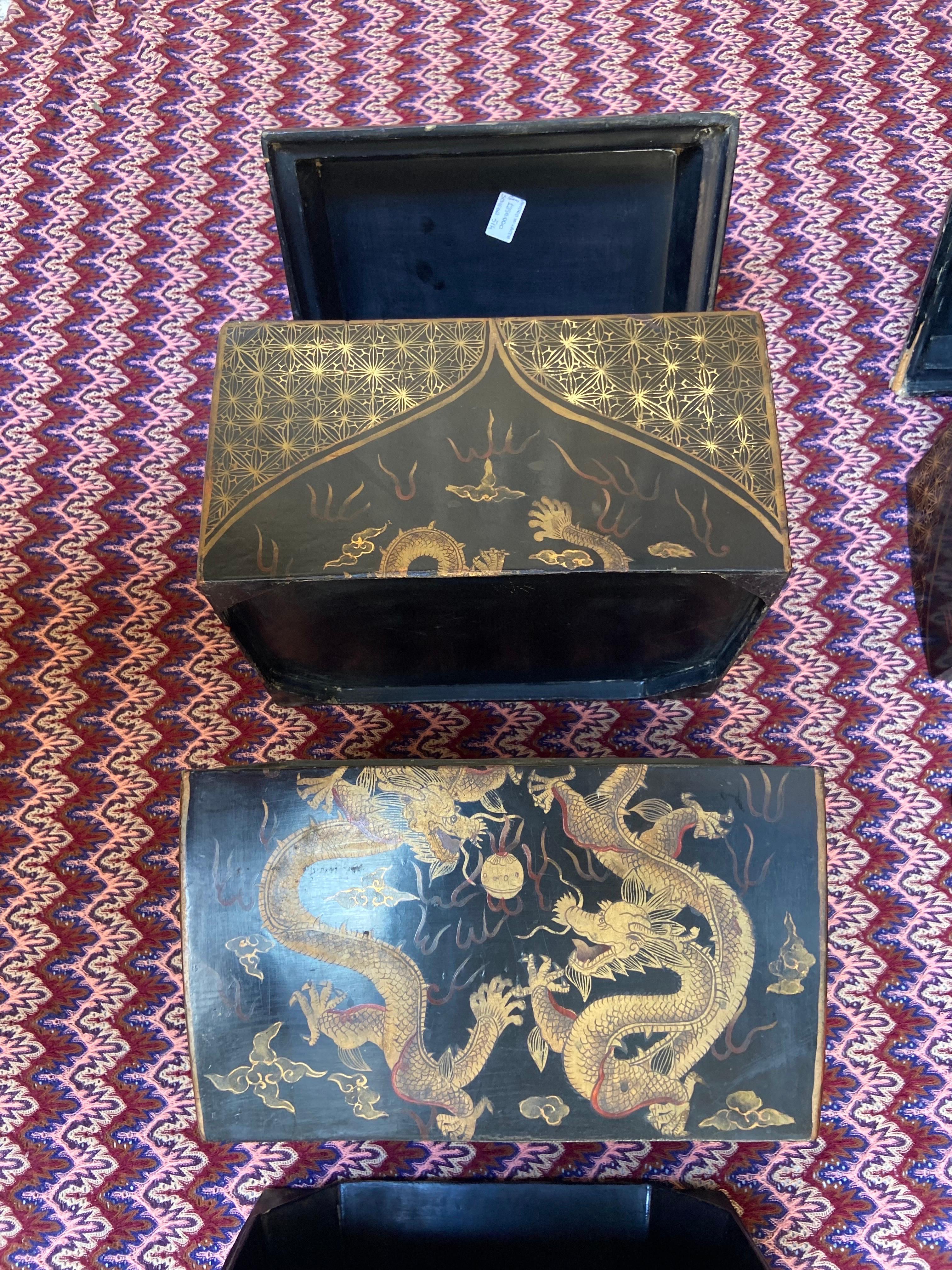 Stapelbares lackiertes Schachtelset mit Drachen aus der chinesischen Republik-Ära, 1920er Jahre, Paar im Angebot 10