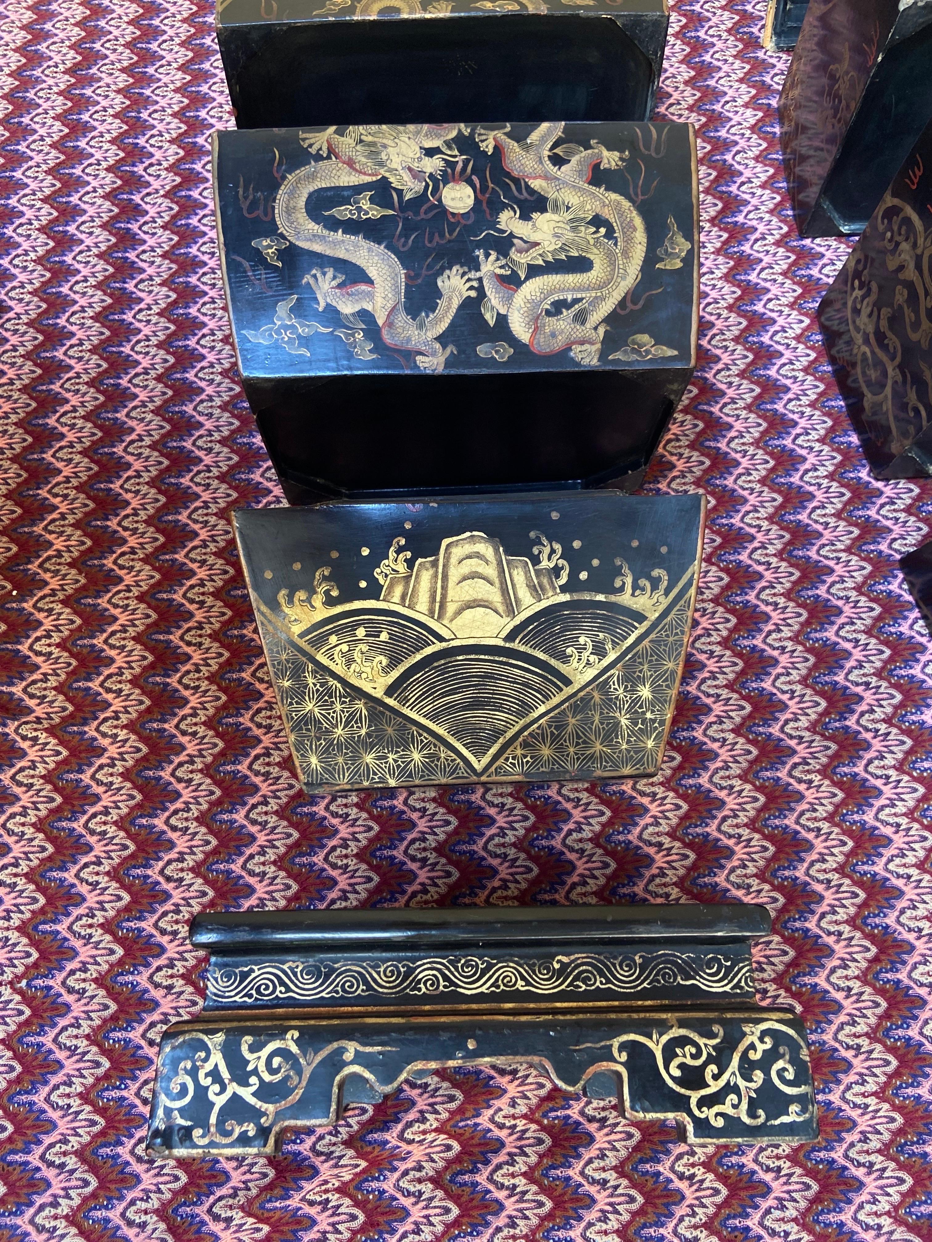 Stapelbares lackiertes Schachtelset mit Drachen aus der chinesischen Republik-Ära, 1920er Jahre, Paar im Angebot 11