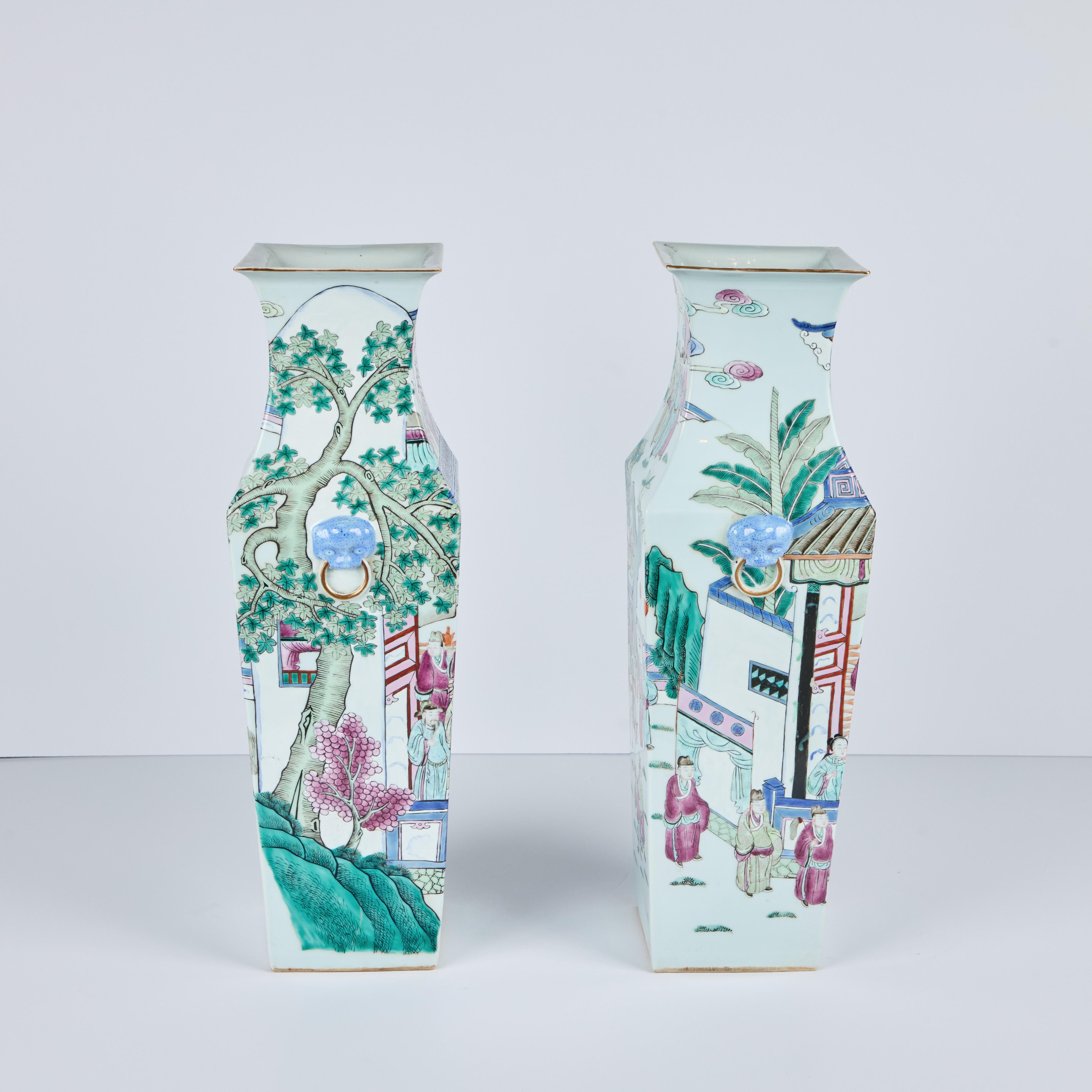 20ième siècle Paire de vases carrés en porcelaine de la période de la République chinoise en vente