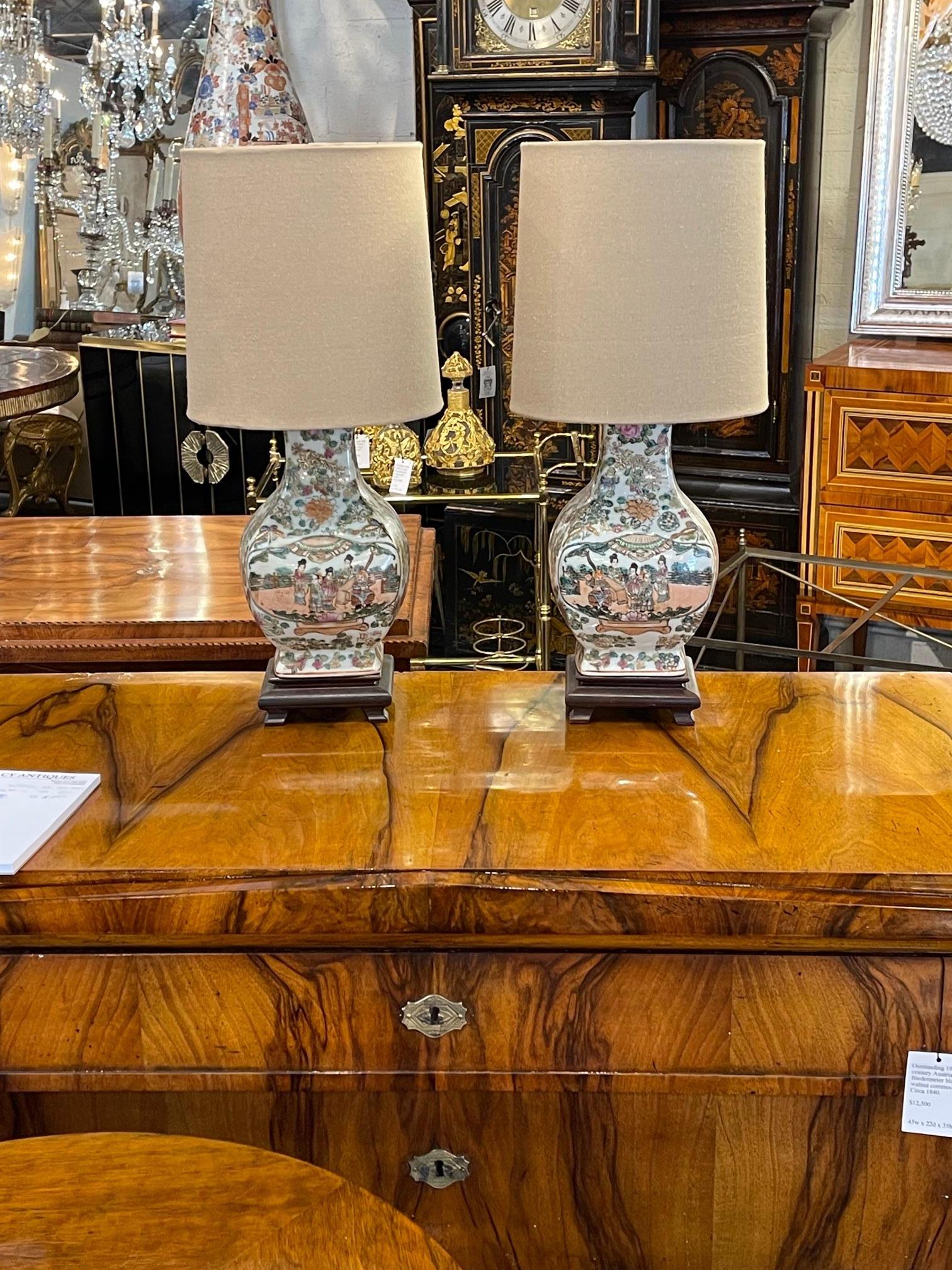 Pair of Chinese Rose Mandarin Lamps In Good Condition For Sale In Dallas, TX