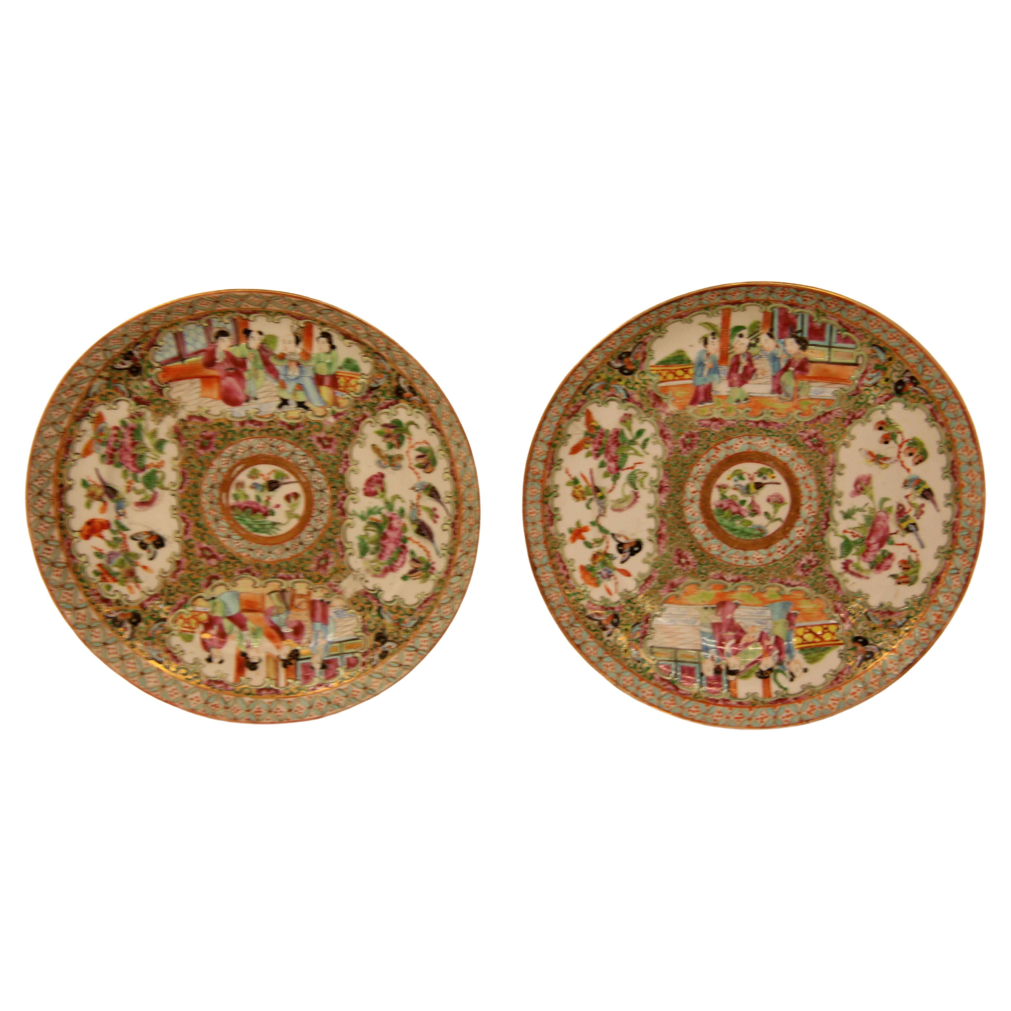 Pair of Chinese Rose Medallion Plates For Sale