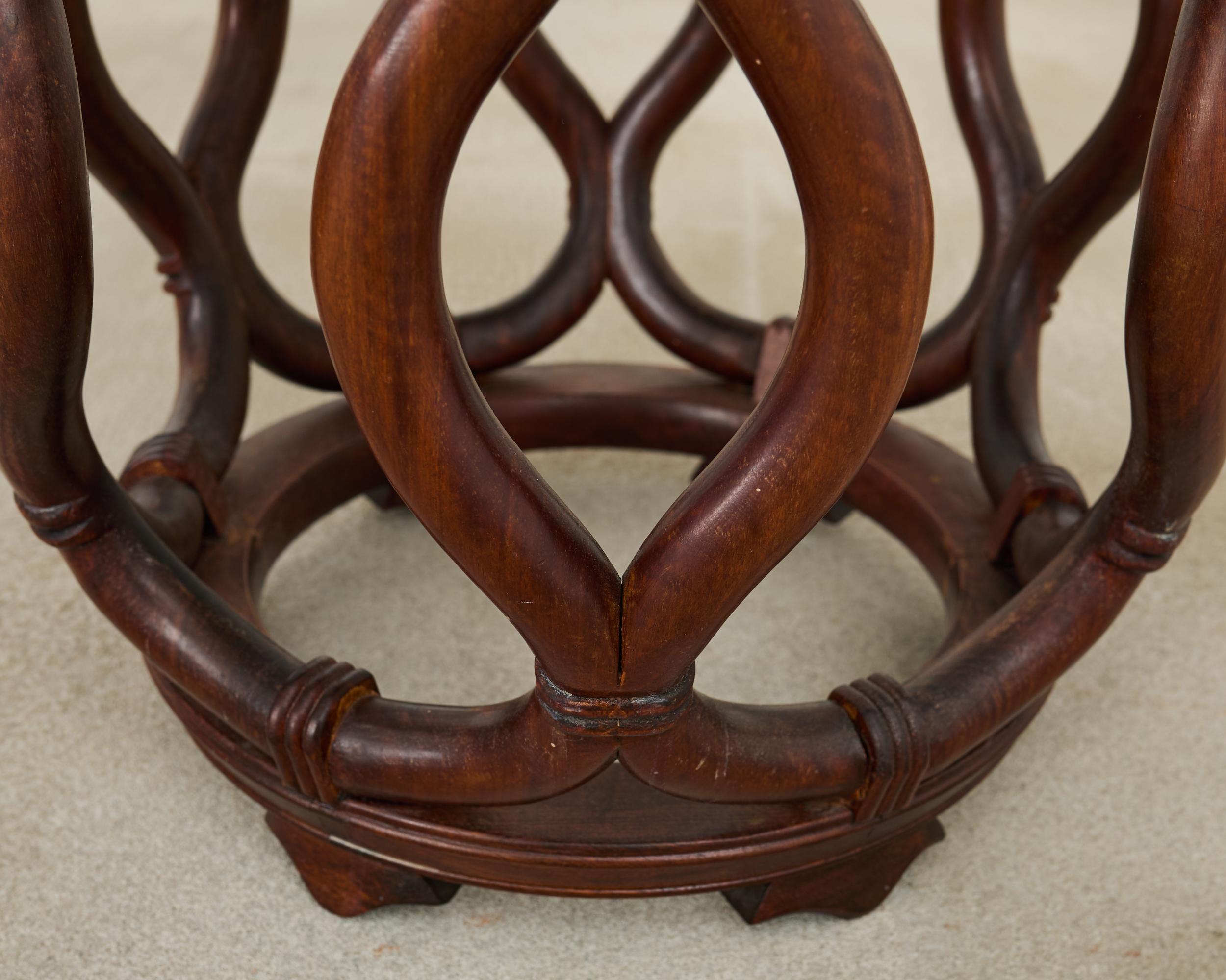 Paire de tabourets ou tables à boire en palissandre de Chine en vente 9