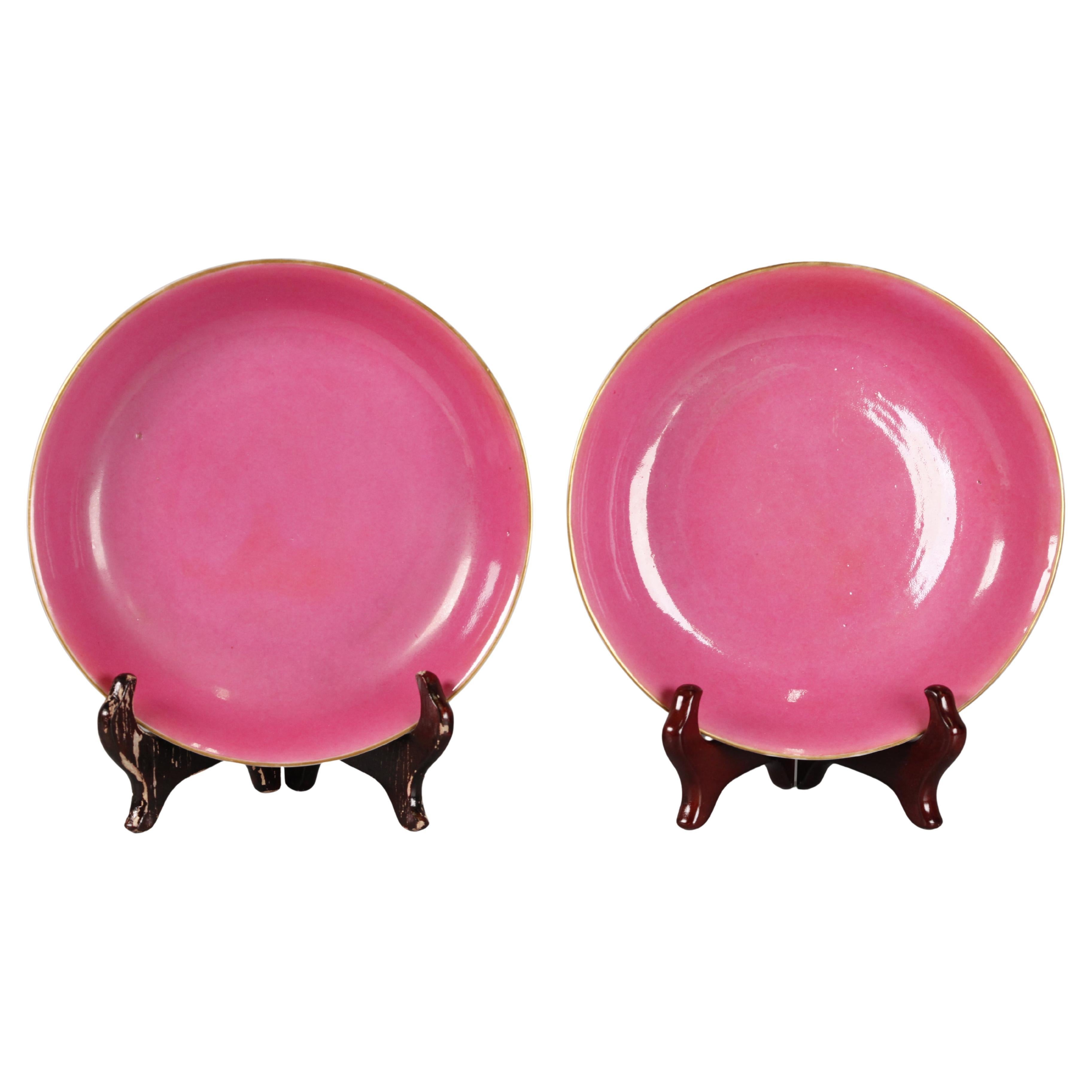 Pareja de platos chinos de porcelana roja rubí, época republicana