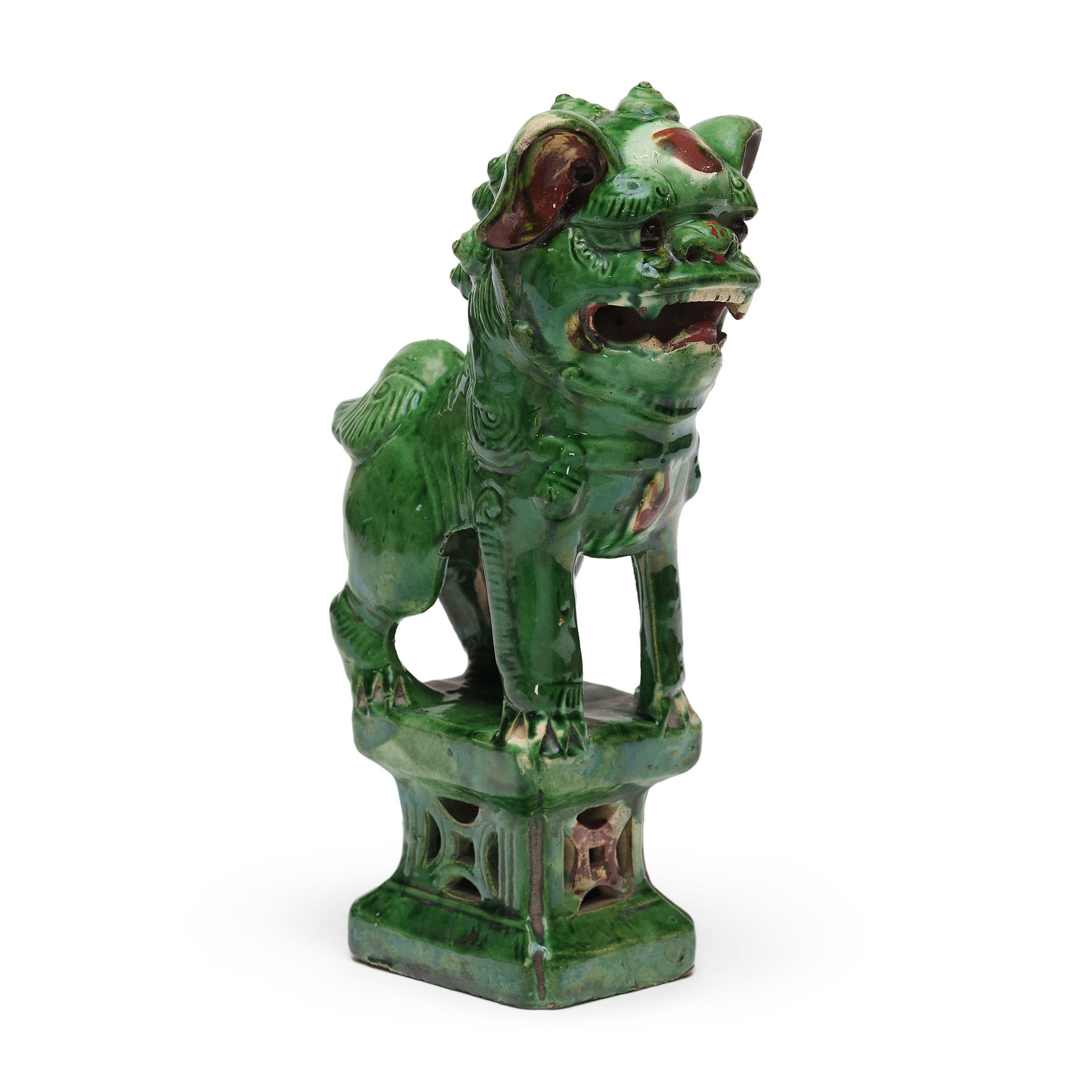 19th Century Pair of Chinese Sancai Fu Lion Protectors, c. 1850 For Sale