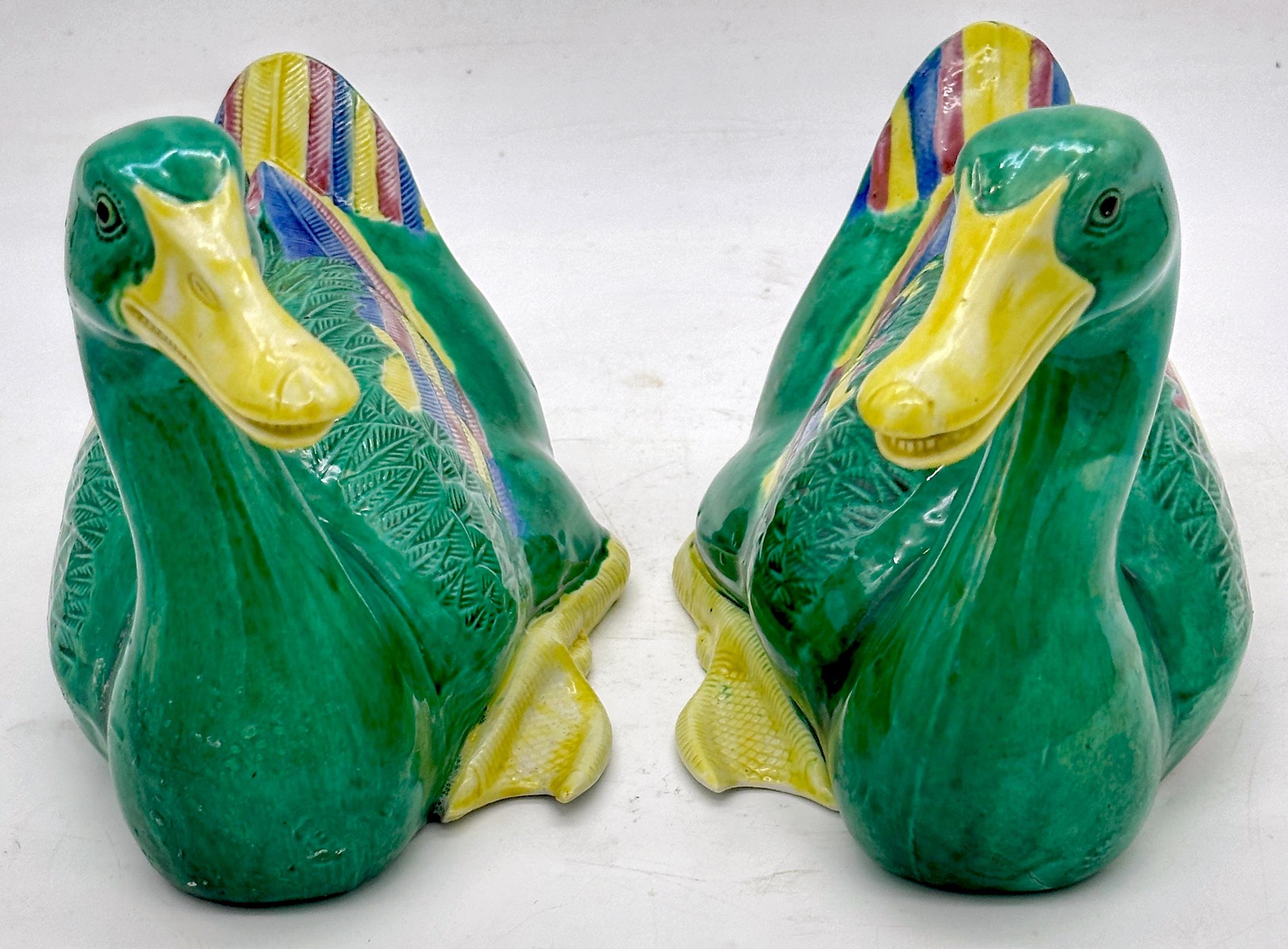 Pair of Chinese Sancai Glazed Figures of Seated Ducks In Good Condition For Sale In West Palm Beach, FL