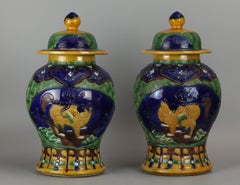 Paire de pots à couvercle en porcelaine de sancai chinois, 19e siècle