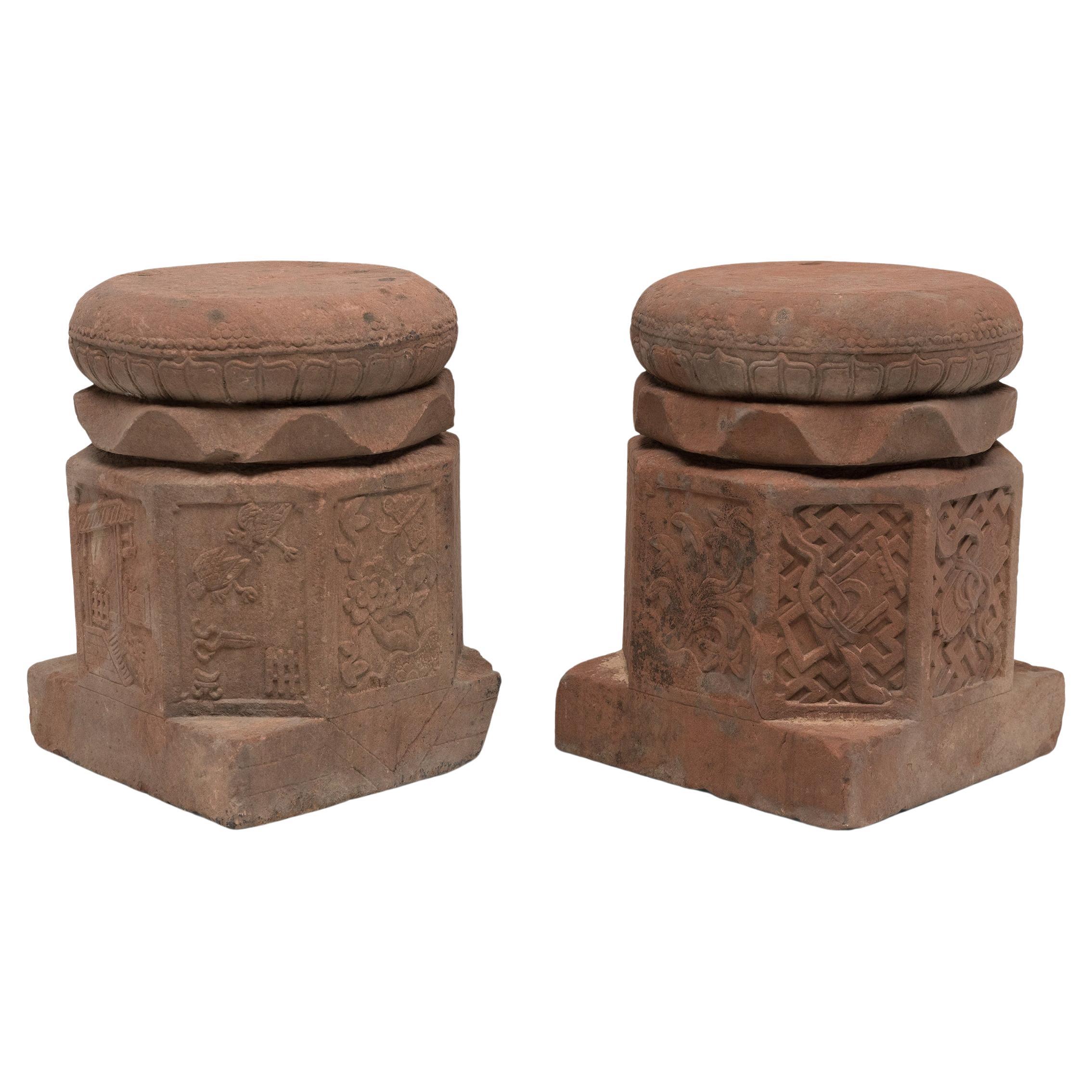 Pareja de bases de columna de arenisca china, c. 1900