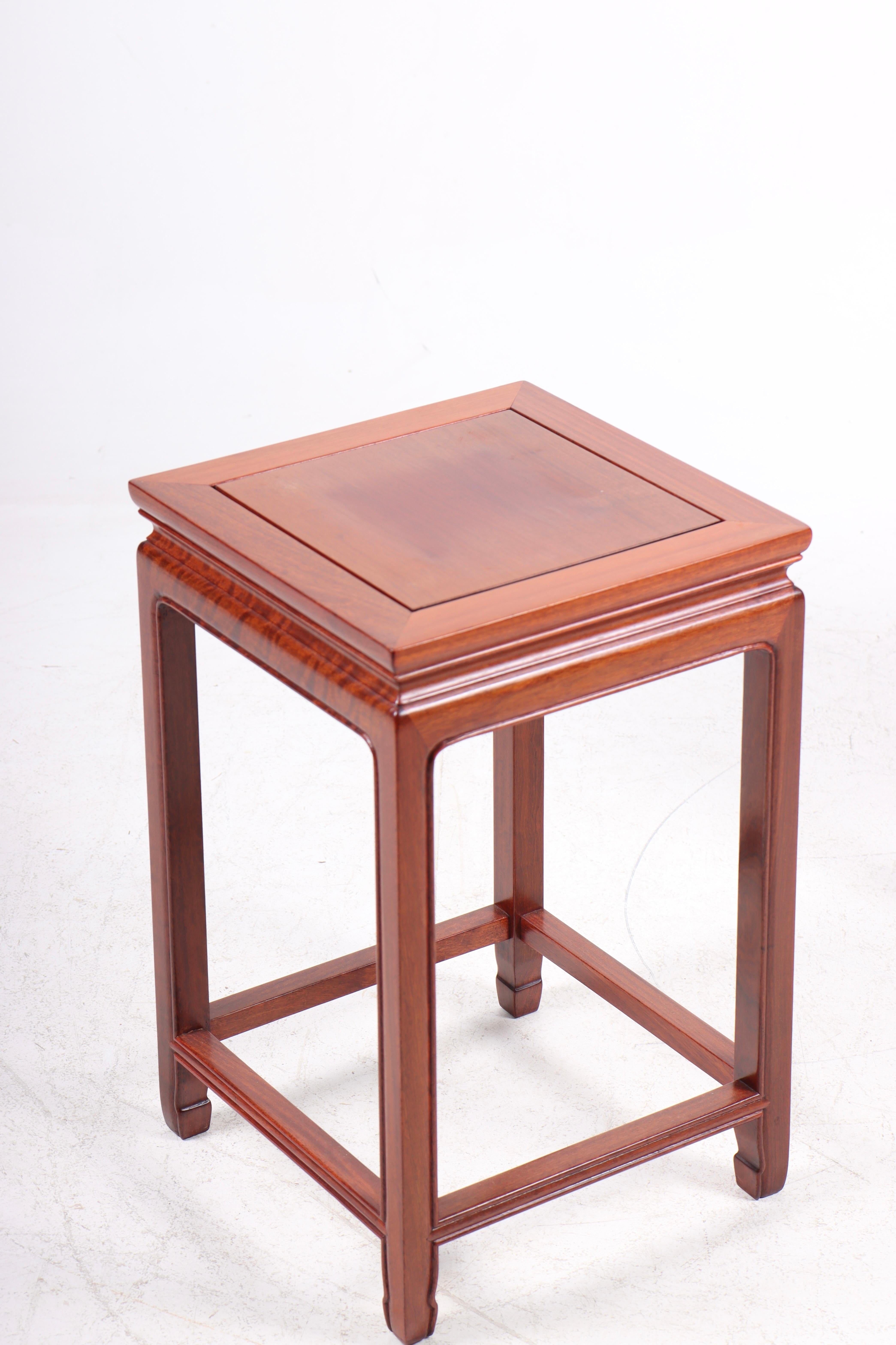 Pair of elegant side tables in mahogany. Great original condition.