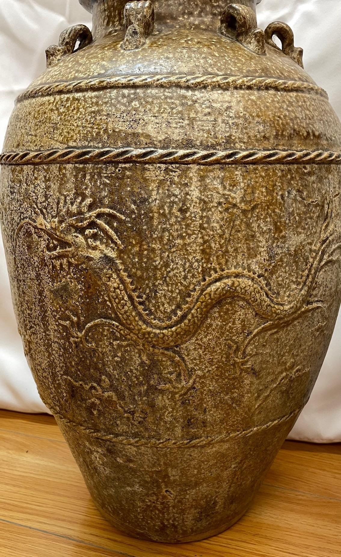 Coppia di contenitori cinesi firmati Martaban (vasi per il vino) con terracotta marrone 

xVIII secolo 

12x12x20