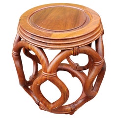Paire de tabourets ou tables d'appoint chinois en bois de rose massif et faux rotin de style jardin